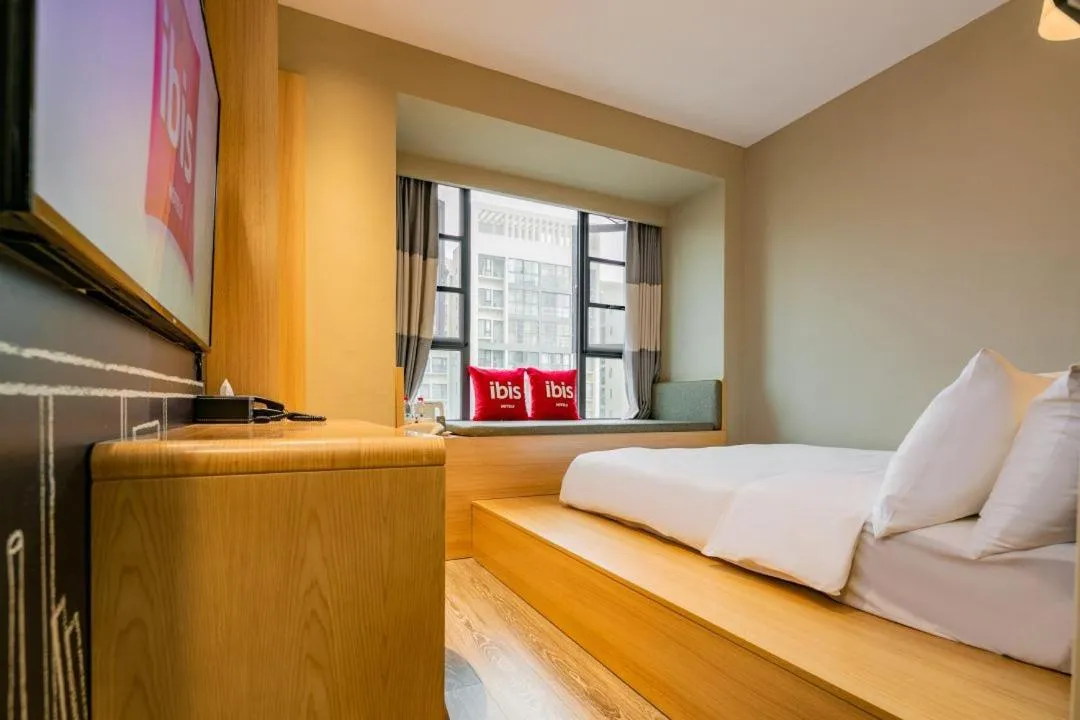 Photo of the whole room, Bed in Ibis Chengdu High-tech Tianfu Software Park