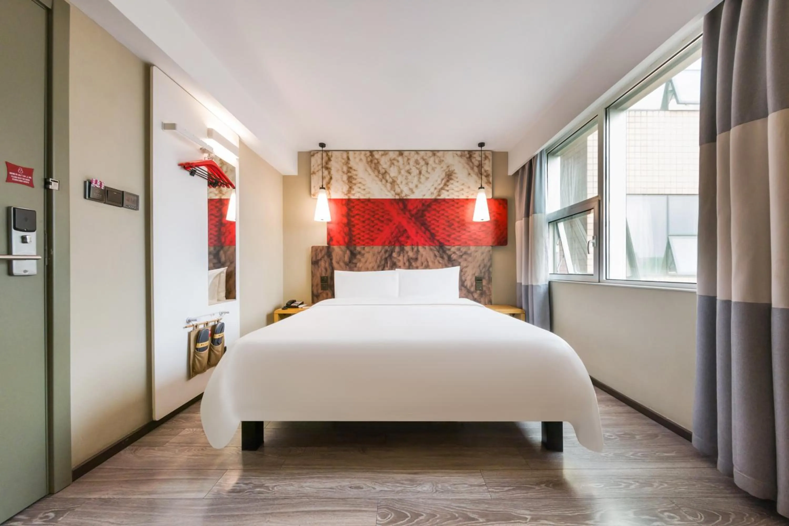Ibis Hangzhou West Lake Lakeside Qingchun Road