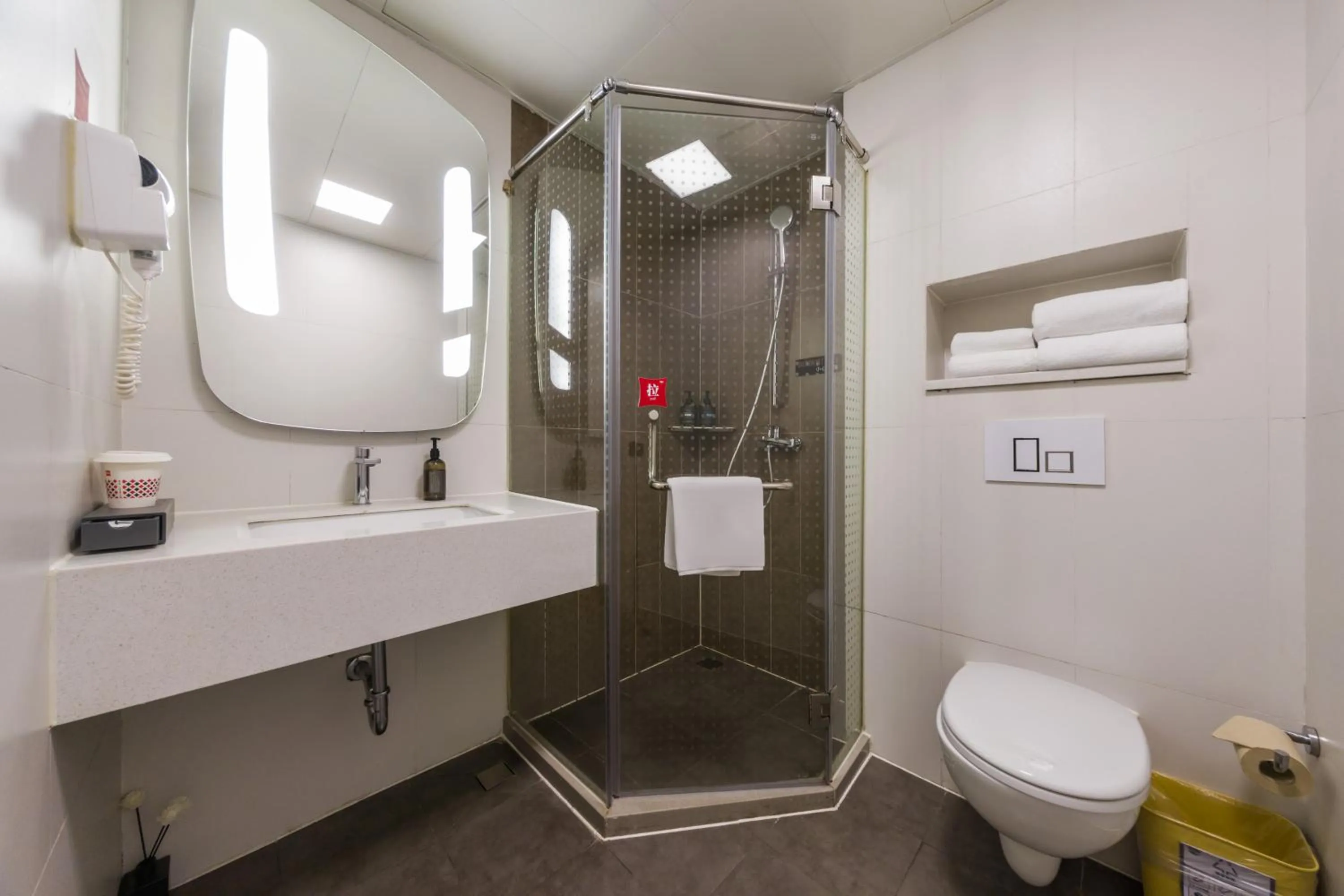 Ibis Hangzhou West Lake Lakeside Qingchun Road