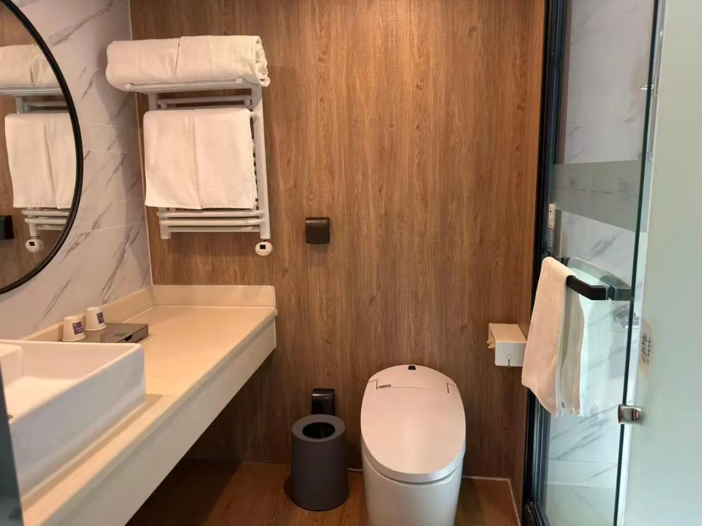 Toilet in Ibis Styles Shanghai Caohejing Hongmei Road