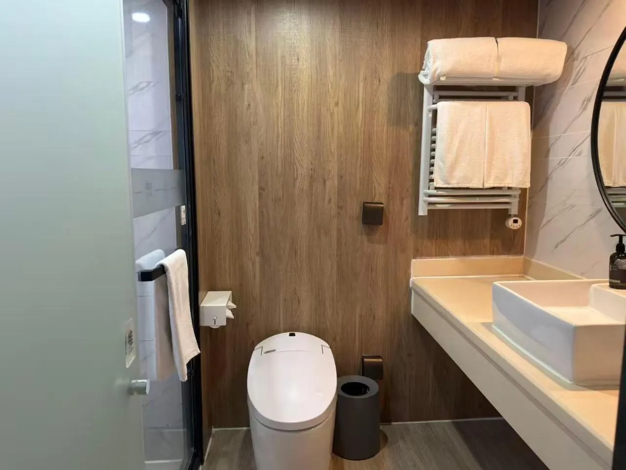 Toilet in Ibis Styles Shanghai Caohejing Hongmei Road