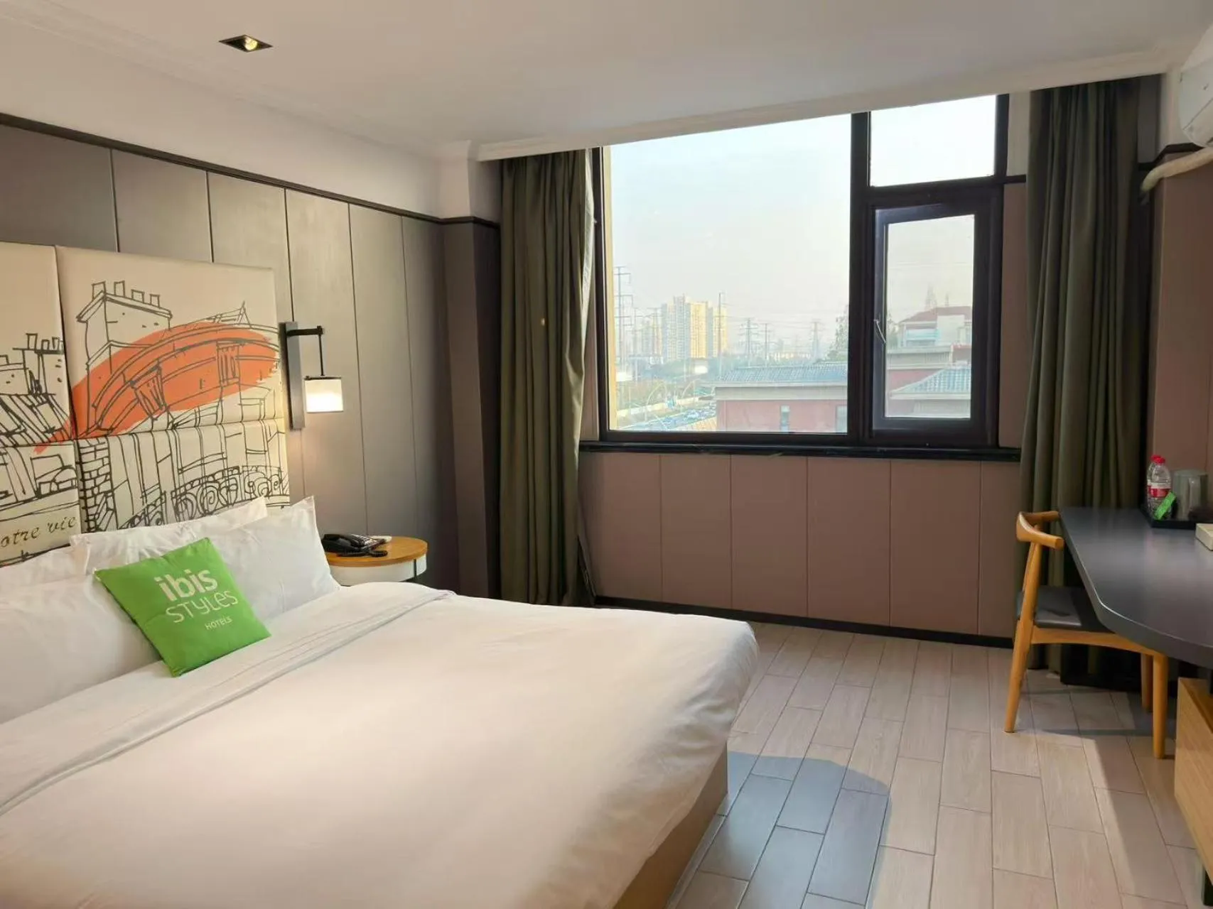 Bedroom, Bed in Ibis Styles Shanghai Caohejing Hongmei Road