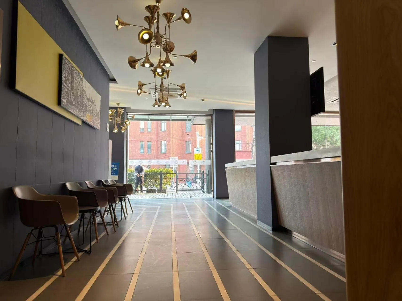 Property building in Ibis Styles Shanghai Caohejing Hongmei Road