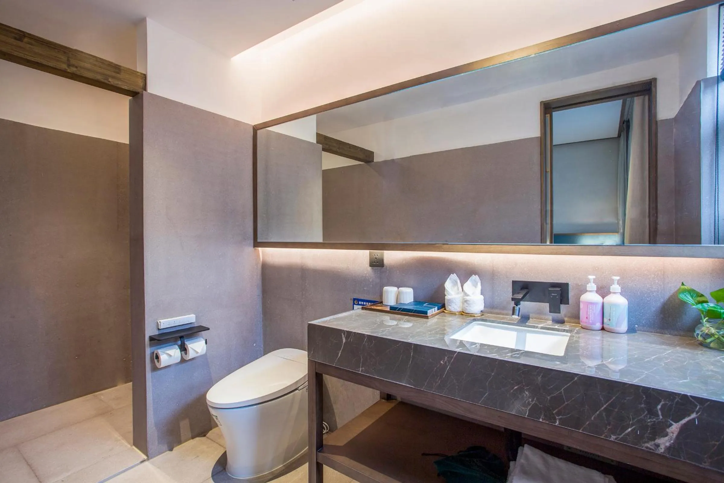 Blossom Hill Nanjing Laomendong - Zhuqueli