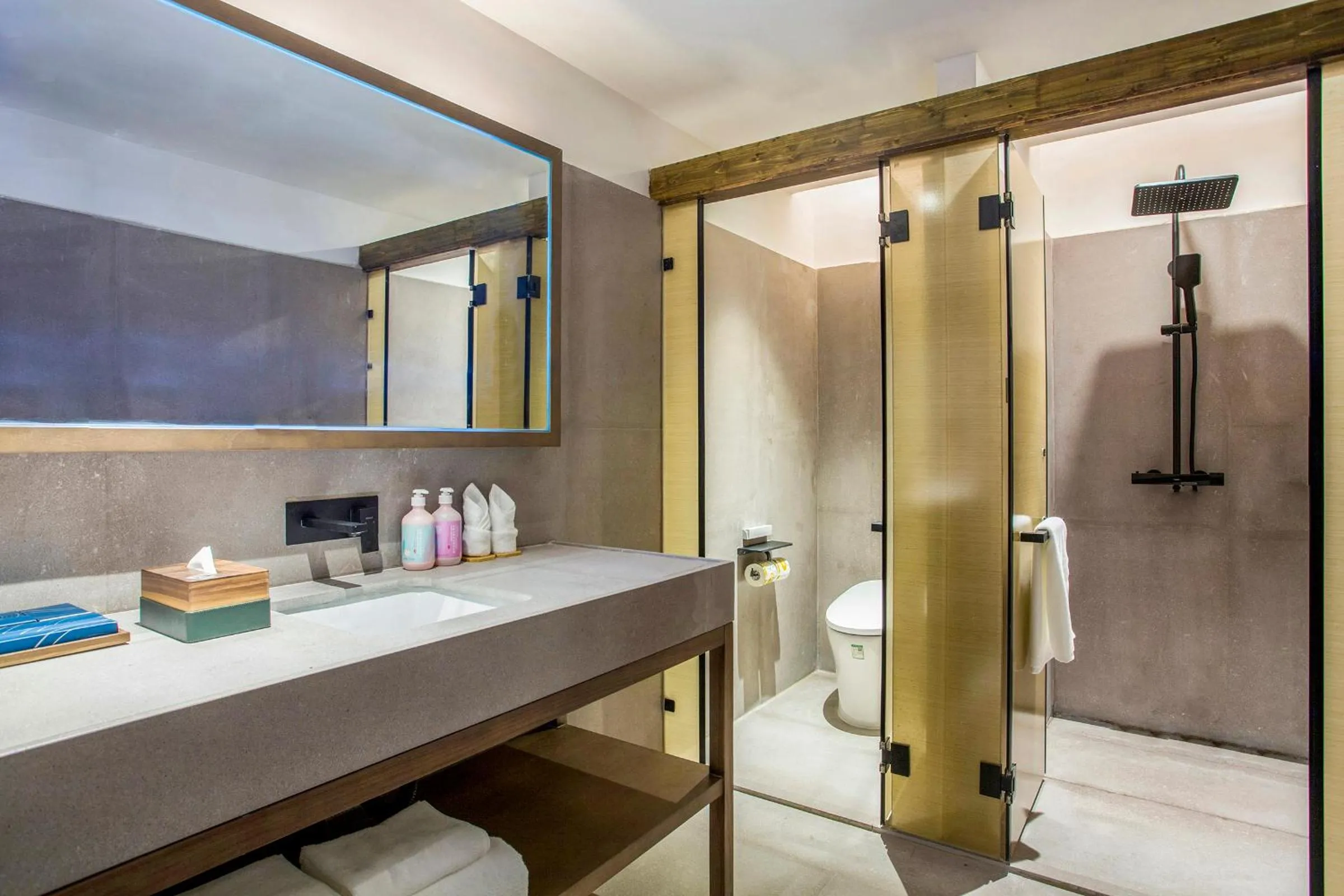 Blossom Hill Nanjing Laomendong - Zhuqueli