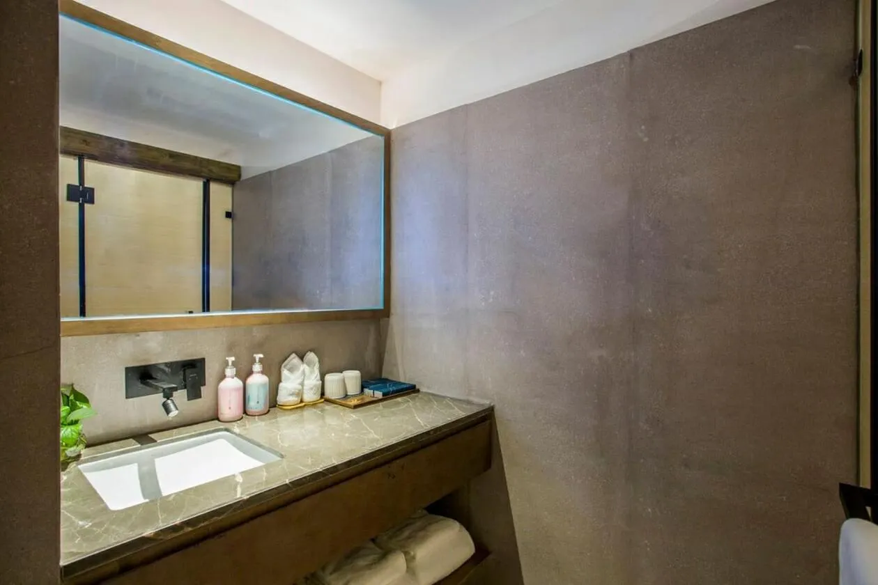 Blossom Hill Nanjing Laomendong - Zhuqueli