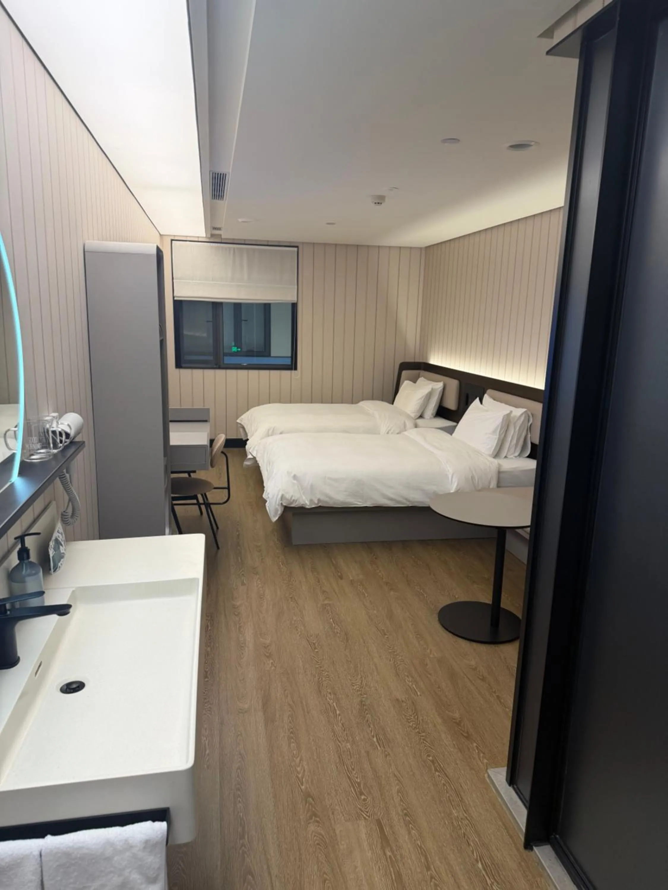 Bed in Hanting Hotel Suzhou Guanqian Street Chayuanchang Metro Station