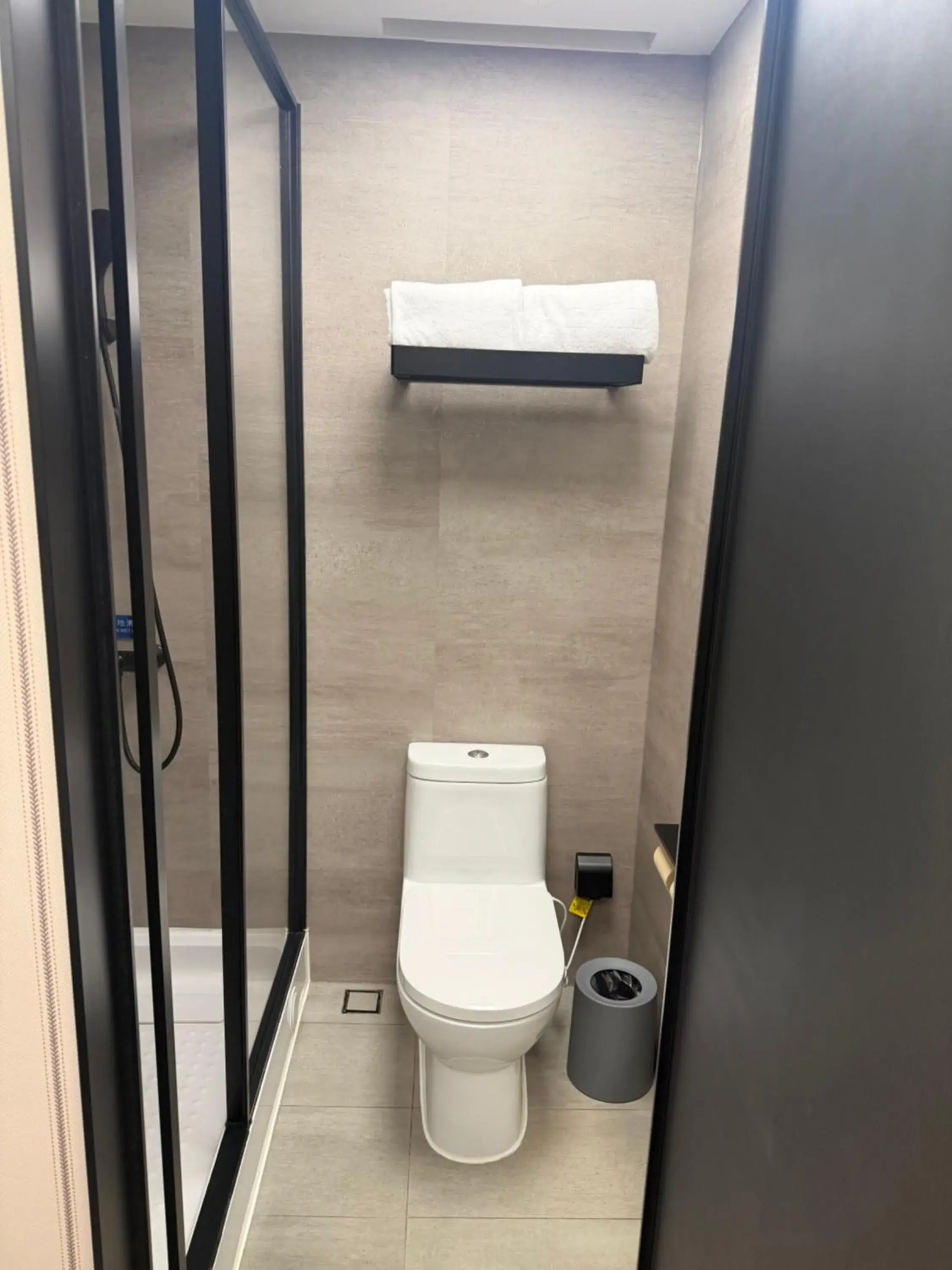 Double Room with Inner View in Hanting Hotel Suzhou Guanqian Street Chayuanchang Metro Station Double Room with Inner View in Hanting Hotel Suzhou Guanqian Street Chayuanchang Metro Station