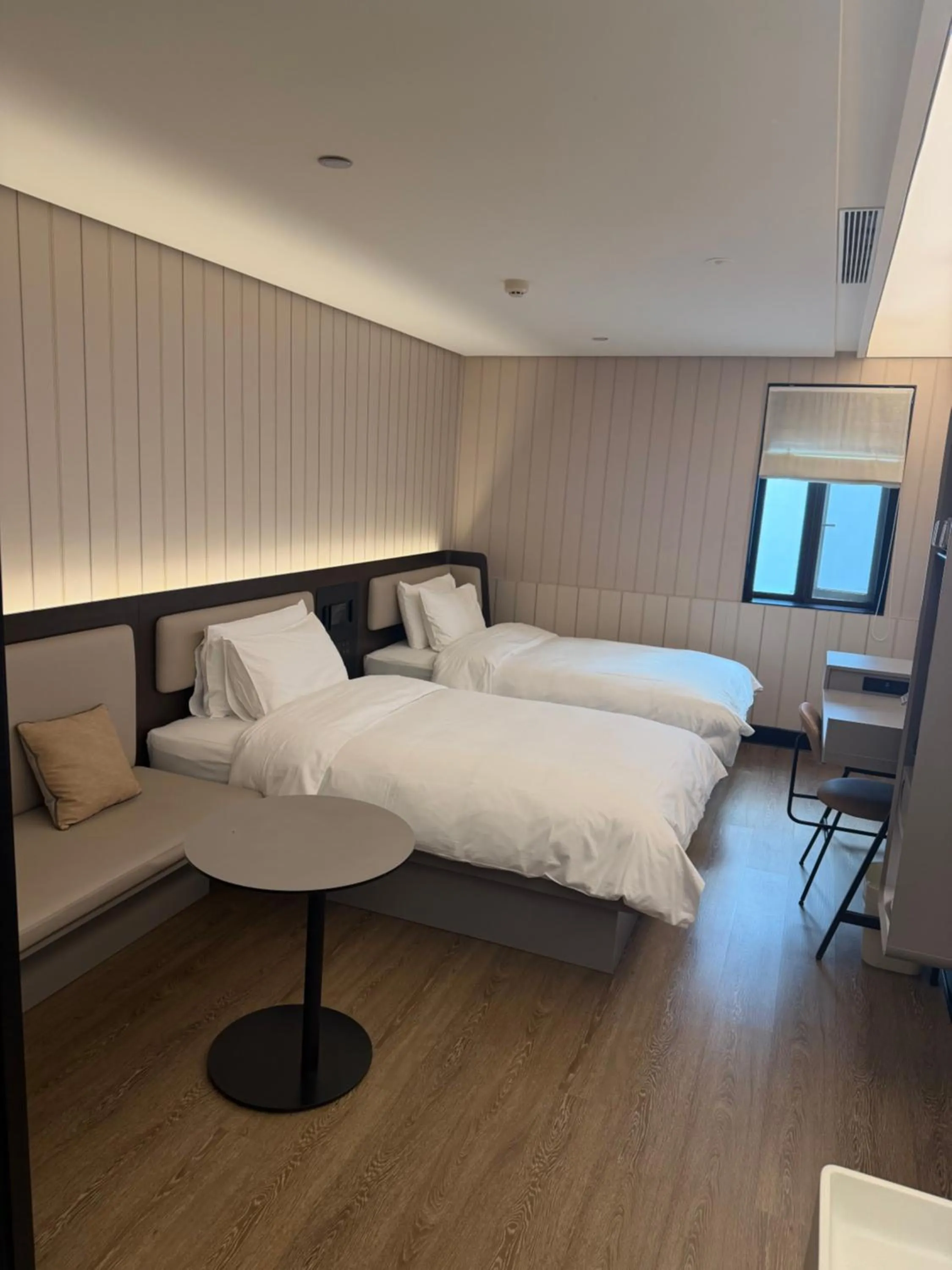 Bed in Hanting Hotel Suzhou Guanqian Street Chayuanchang Metro Station