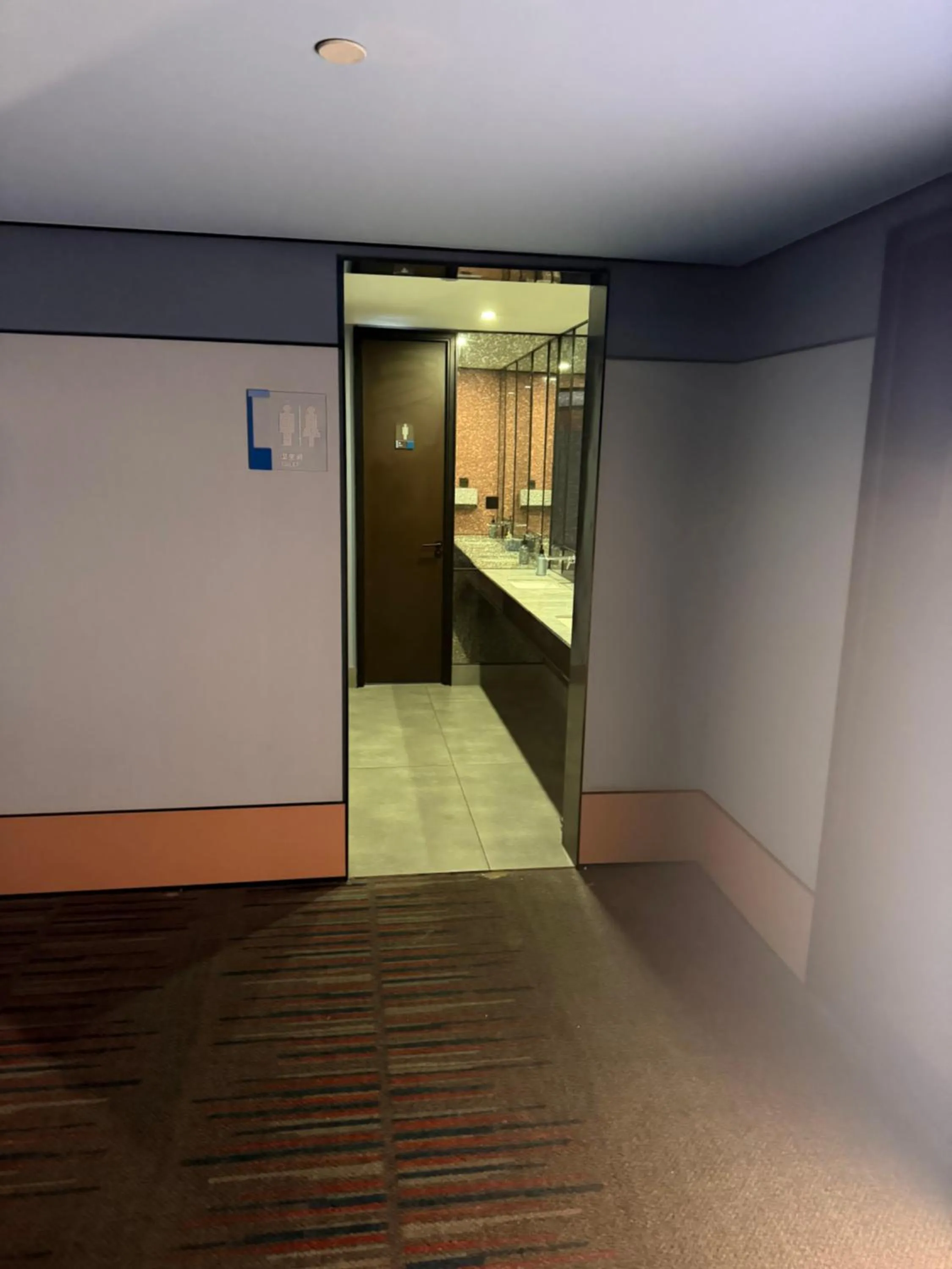 Property building in Hanting Hotel Suzhou Guanqian Street Chayuanchang Metro Station