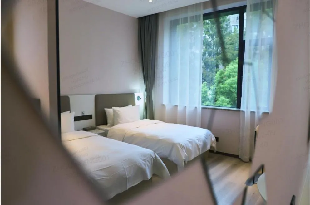 Bed in Ibis Styles Shanghai Hongqiao Gubei