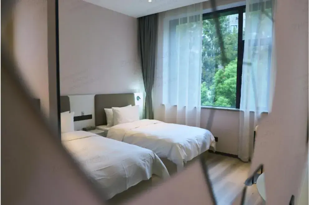 Business Twin Room in Ibis Styles Shanghai Hongqiao Gubei Business Twin Room in Ibis Styles Shanghai Hongqiao Gubei
