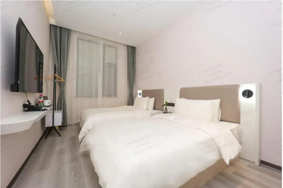 Twin Room with Inner View in Ibis Styles Shanghai Hongqiao Gubei Twin Room with Inner View in Ibis Styles Shanghai Hongqiao Gubei