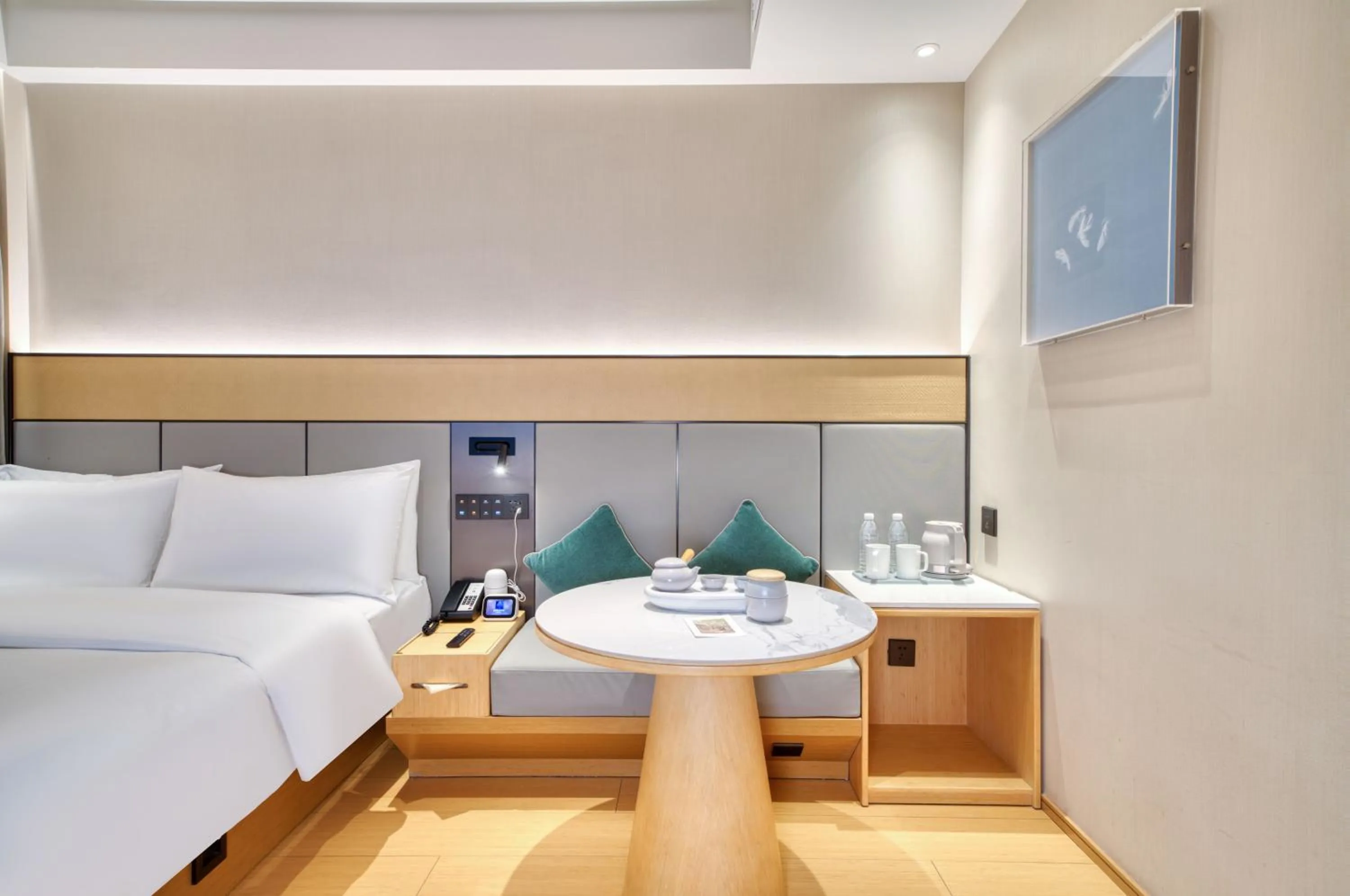 Bed in JI Hotel Hangzhou West Lake Lakeside Pedestrian Street