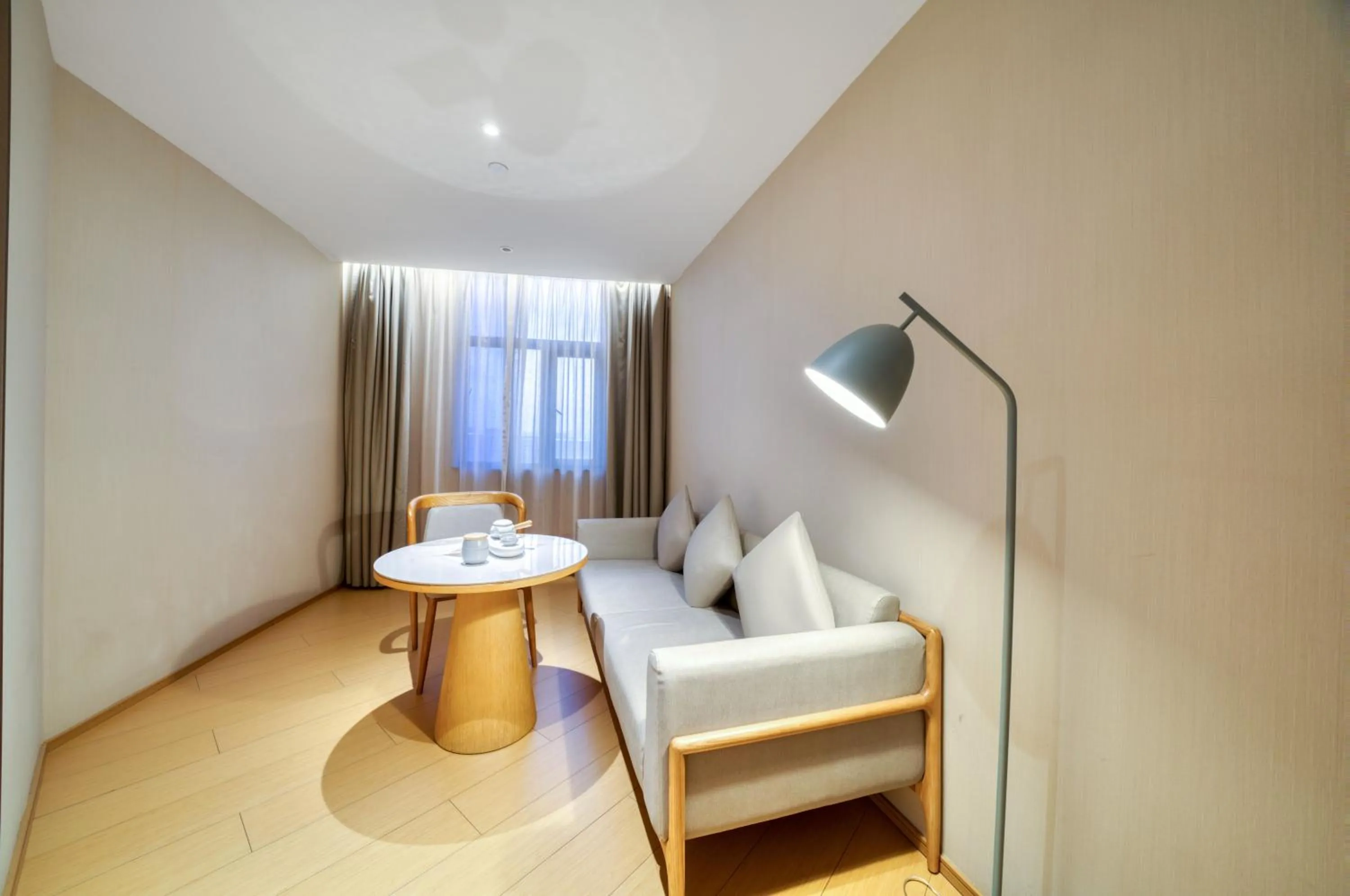 Bed in JI Hotel Hangzhou West Lake Lakeside Pedestrian Street