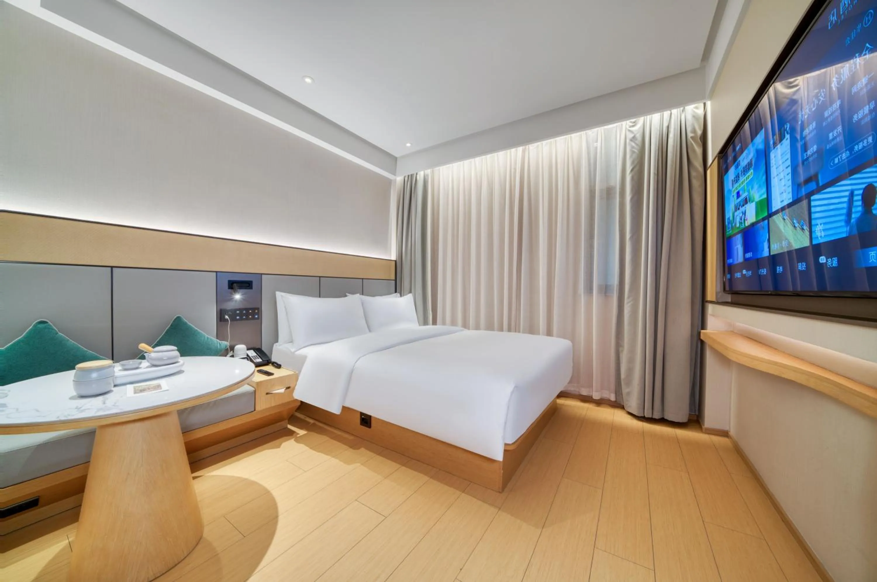 Bed in JI Hotel Hangzhou West Lake Lakeside Pedestrian Street