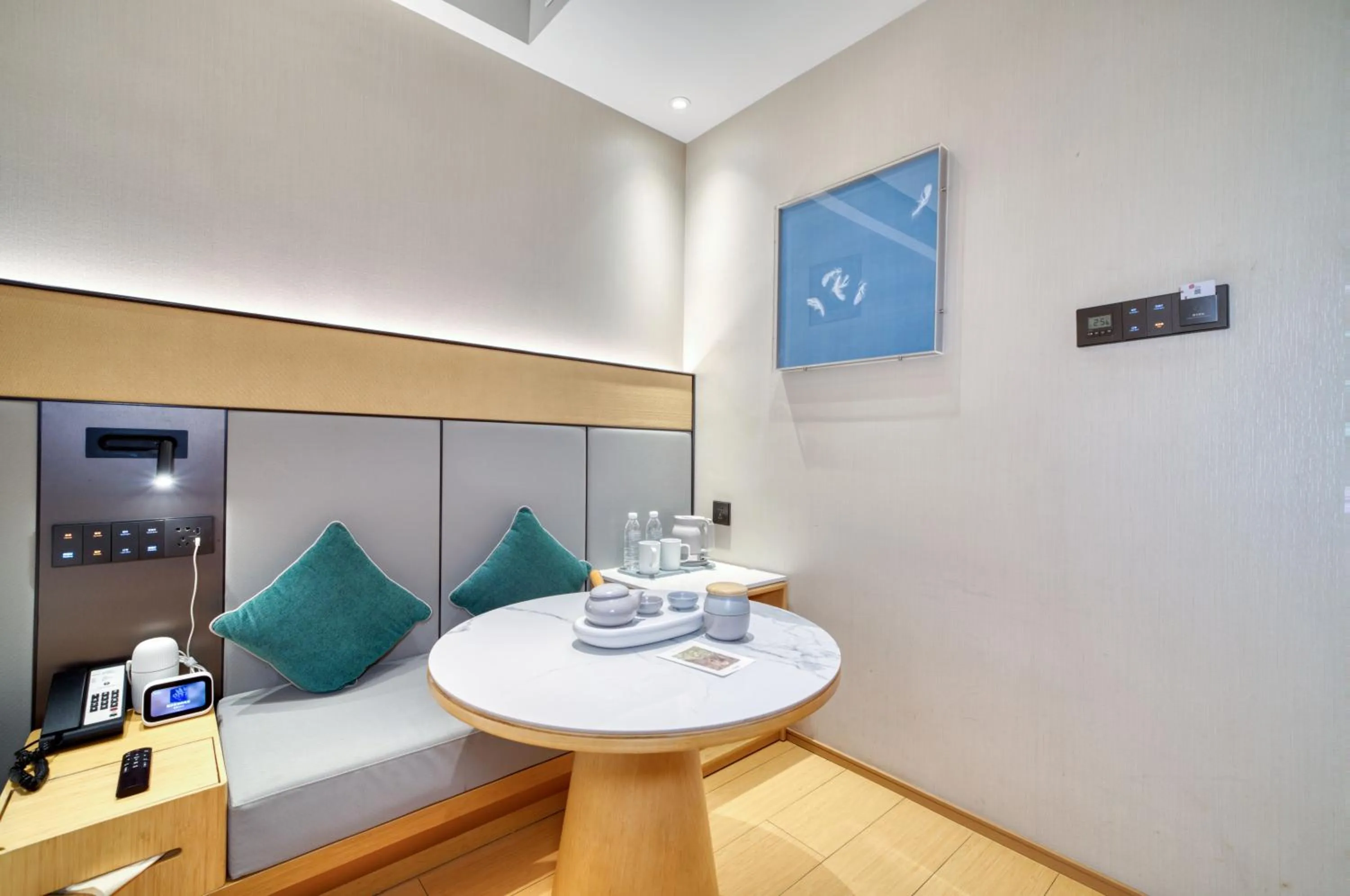 Bed in JI Hotel Hangzhou West Lake Lakeside Pedestrian Street