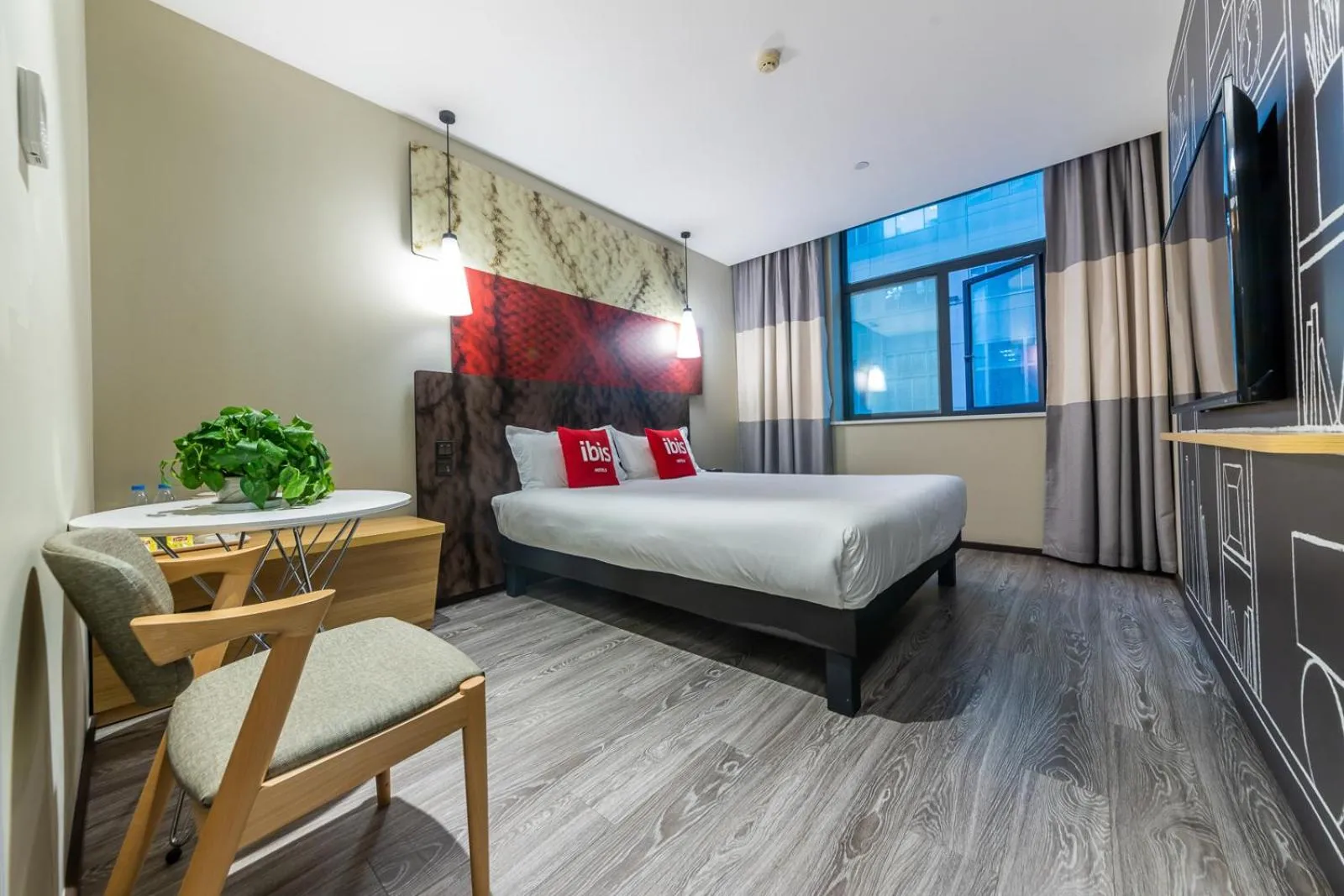 Photo of the whole room, Bed in Ibis Chongqing Jiangbei International Airport