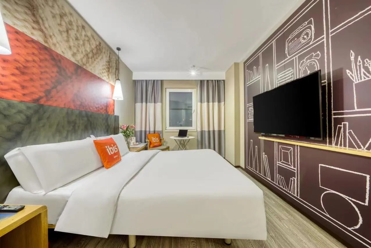 On site, Bed in Ibis Chongqing Jiangbei International Airport
