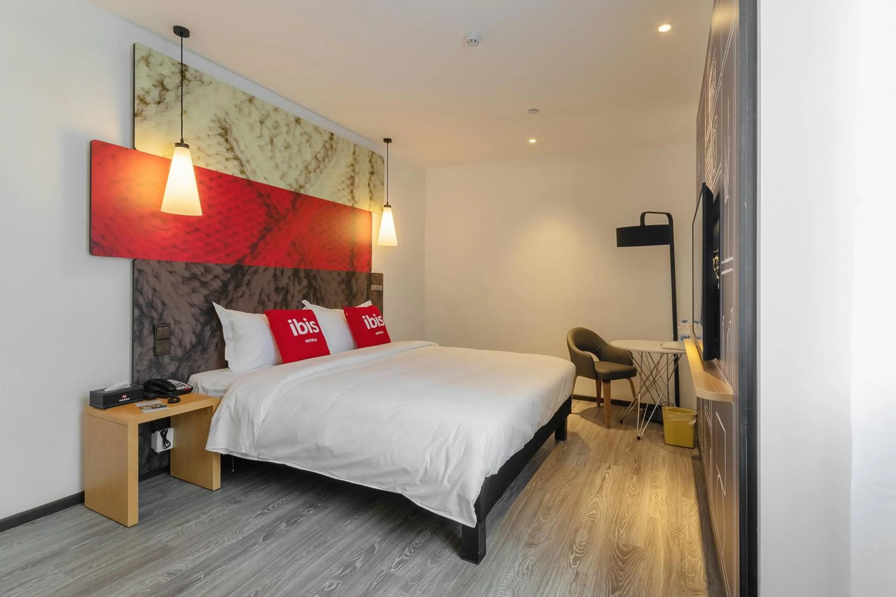 Bedroom, Bed in Ibis Chongqing Jiangbei International Airport