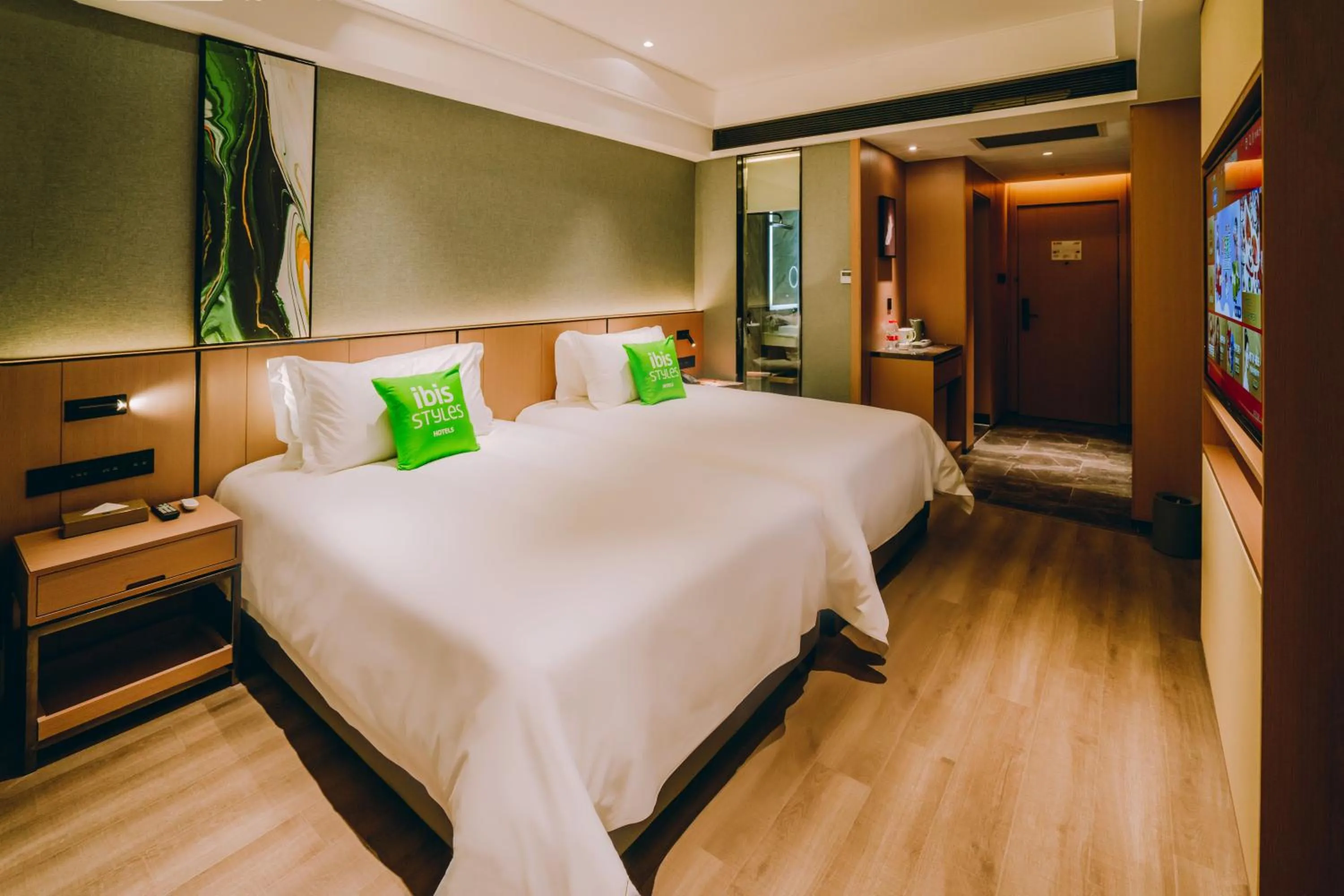 Photo of the whole room, Bed in Ibis Styles Dongguan Changan Light Rail Station