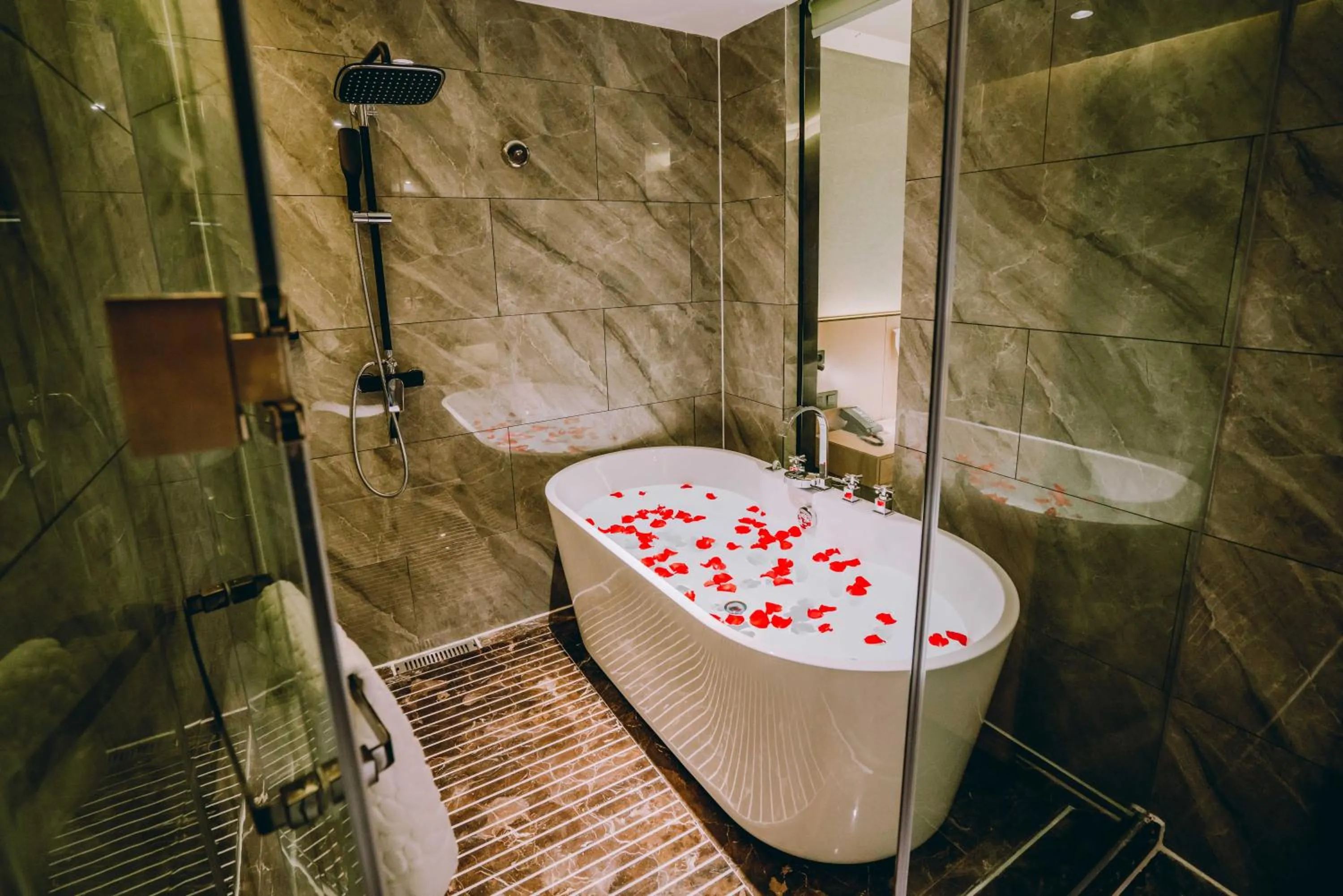 Bathroom in Ibis Styles Dongguan Changan Light Rail Station