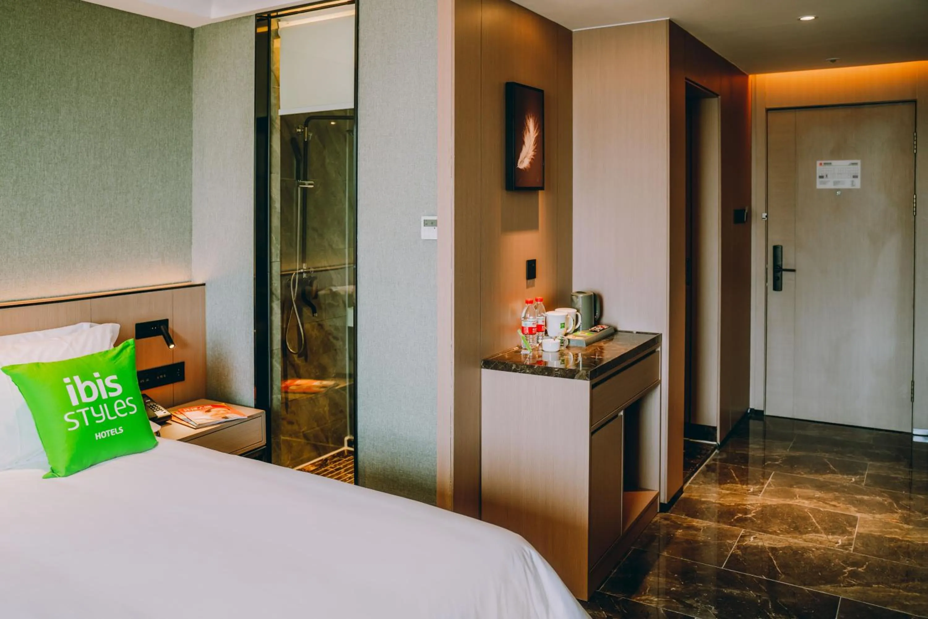 Photo of the whole room, Bed in Ibis Styles Dongguan Changan Light Rail Station