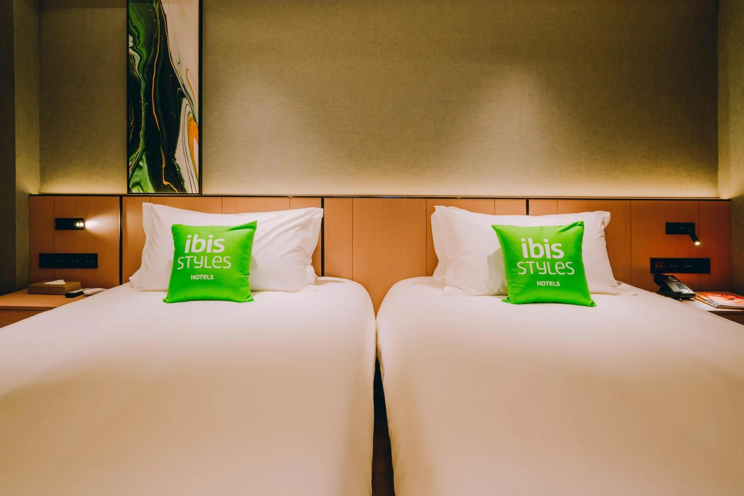 Bed in Ibis Styles Dongguan Changan Light Rail Station