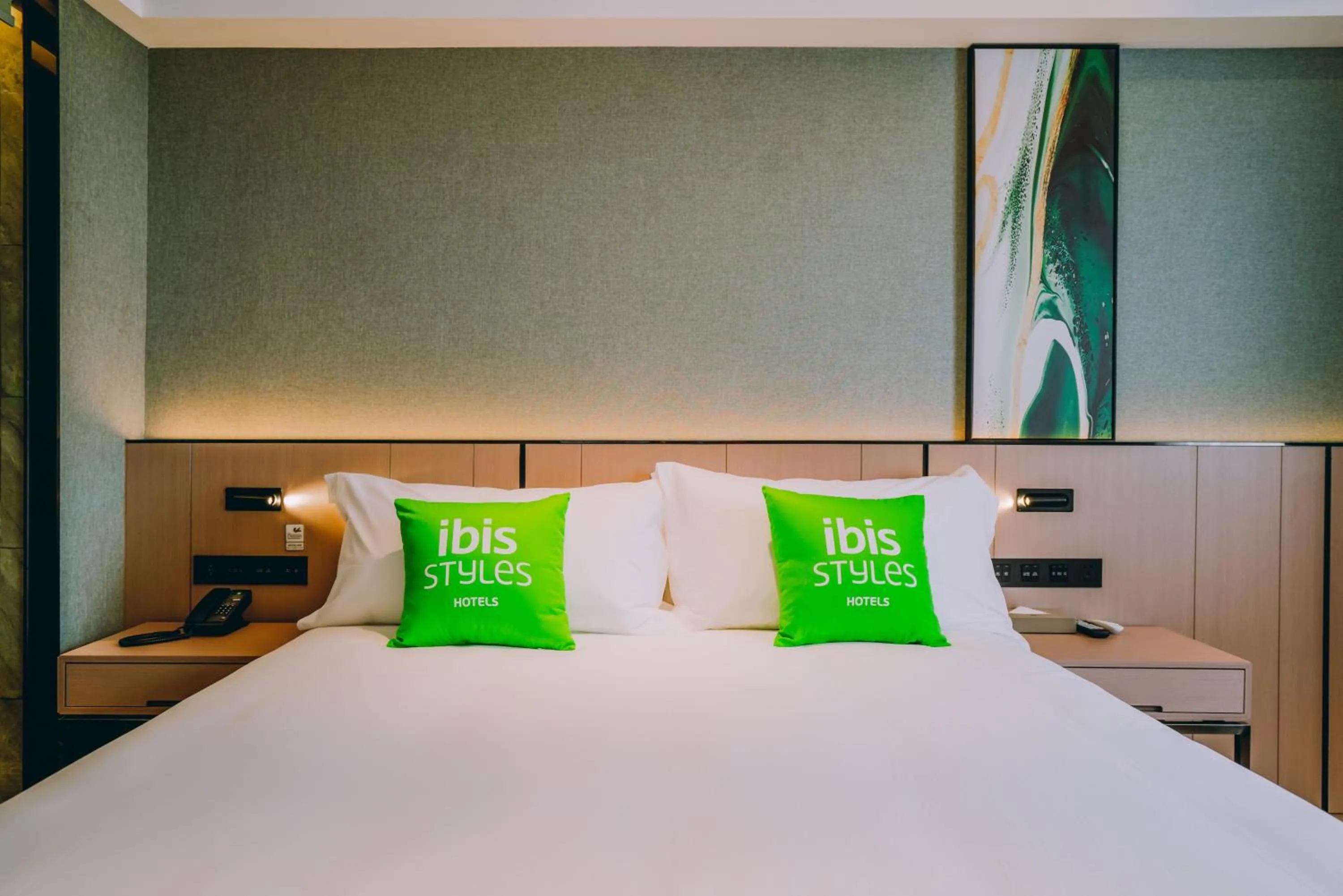 Bed in Ibis Styles Dongguan Changan Light Rail Station