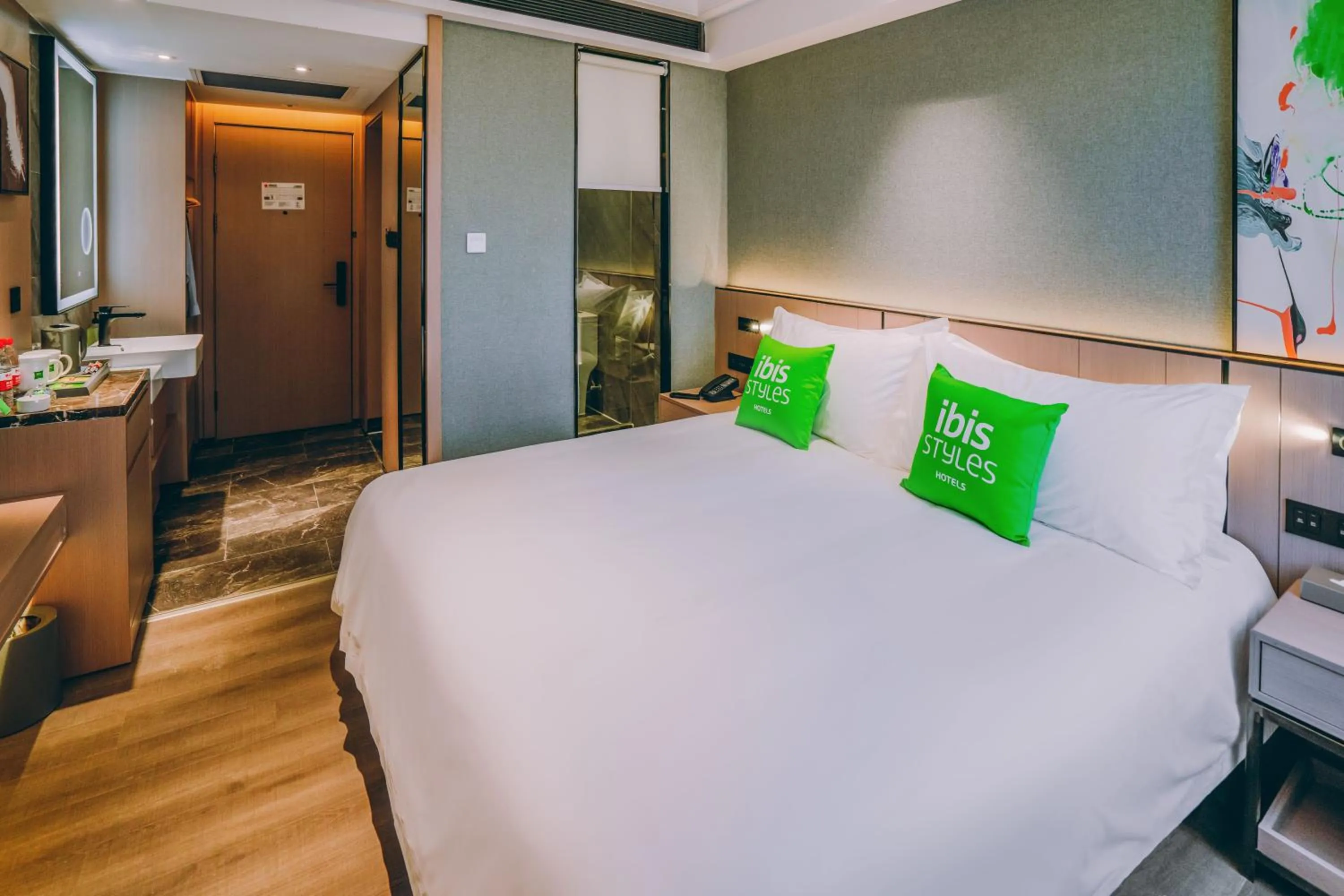 Photo of the whole room, Bed in Ibis Styles Dongguan Changan Light Rail Station