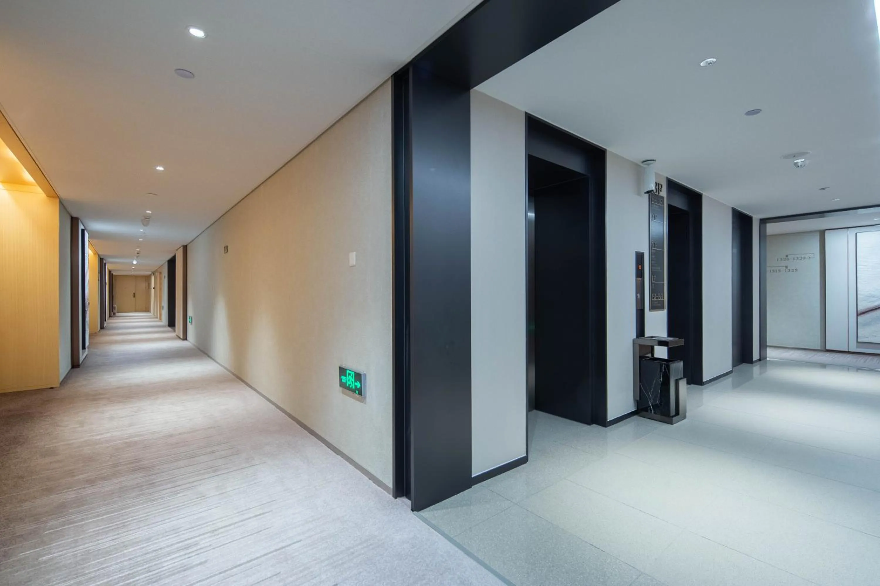 Madison Hotel Qingdao West Coast City Balcony