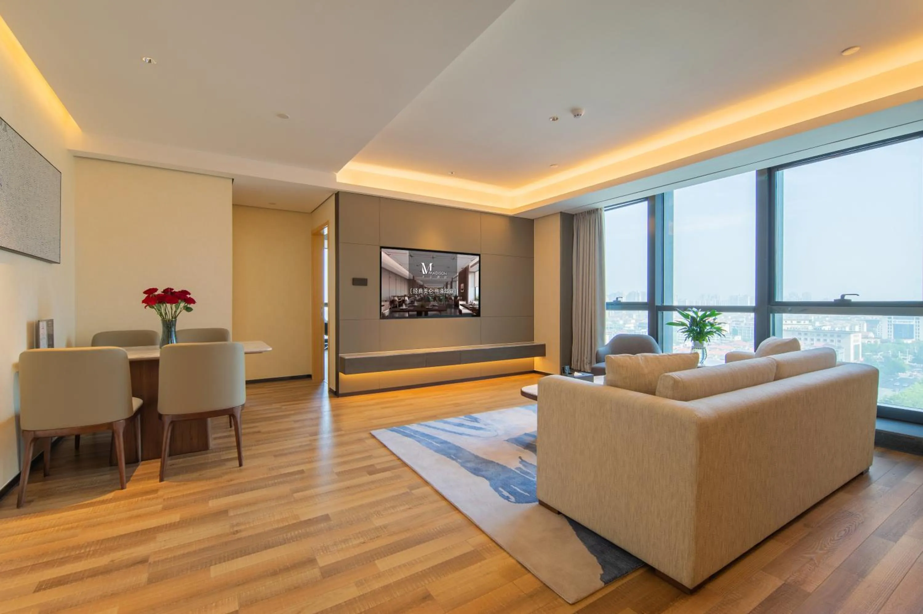 Madison Hotel Qingdao West Coast City Balcony