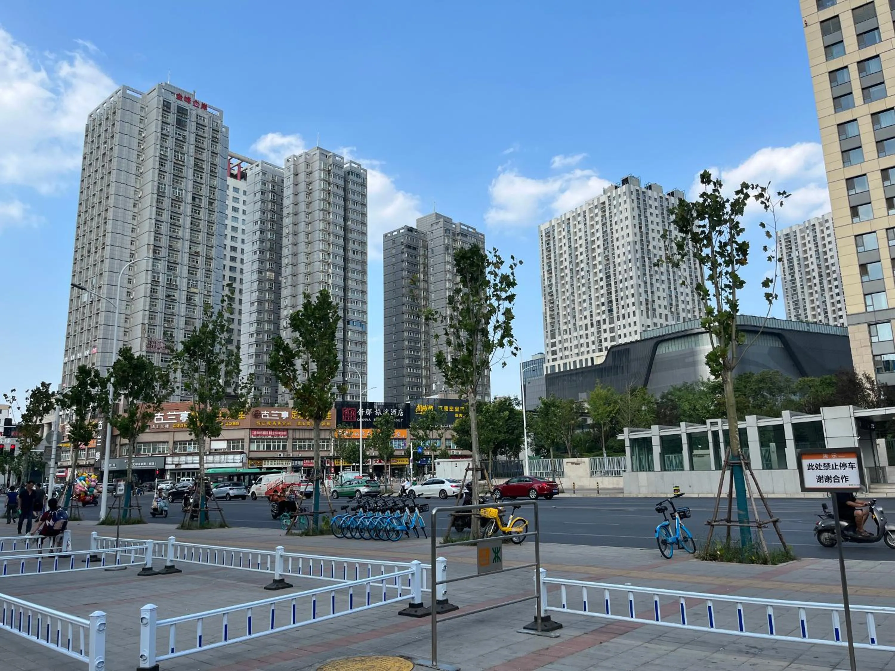 Neighbourhood in Madison Hotel Zhengzhou Erqi Square