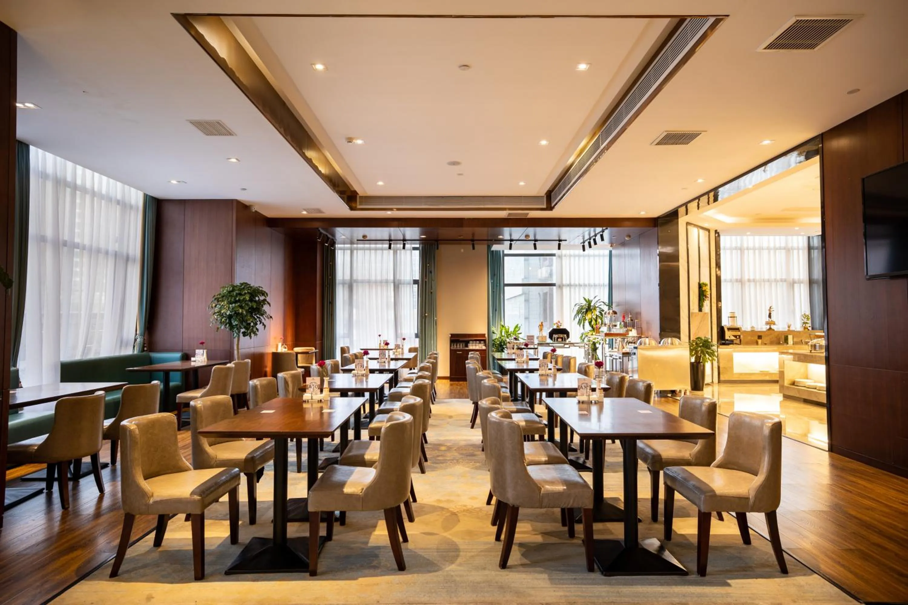 Restaurant/places to eat in Madison Hotel Zhengzhou Erqi Square