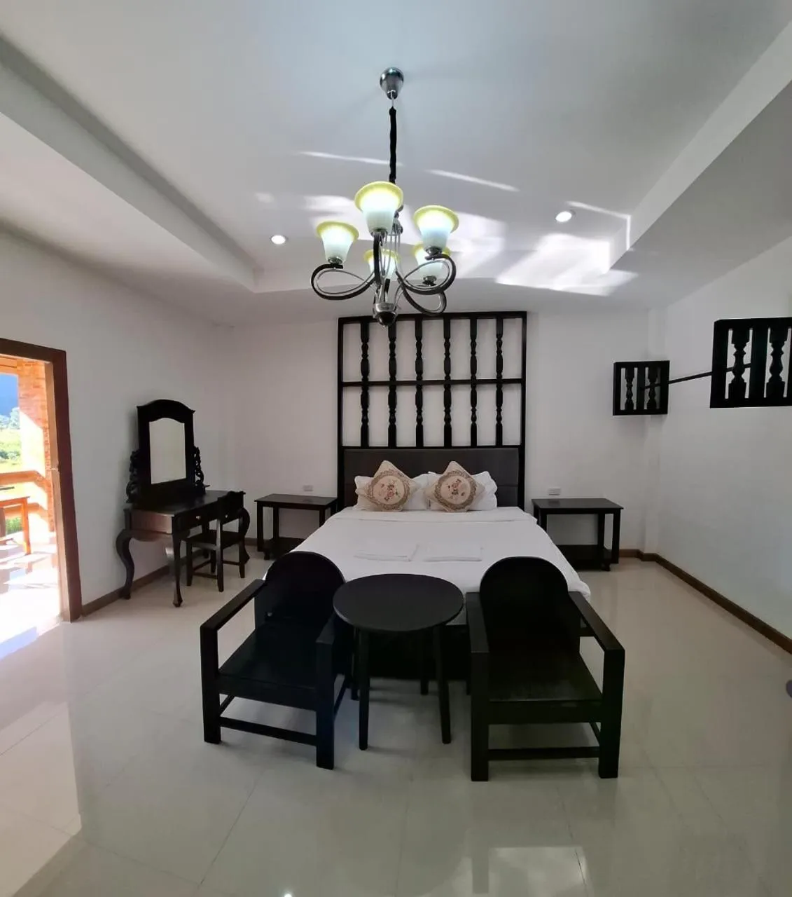 Bed in Vang Vieng Romantic Resort