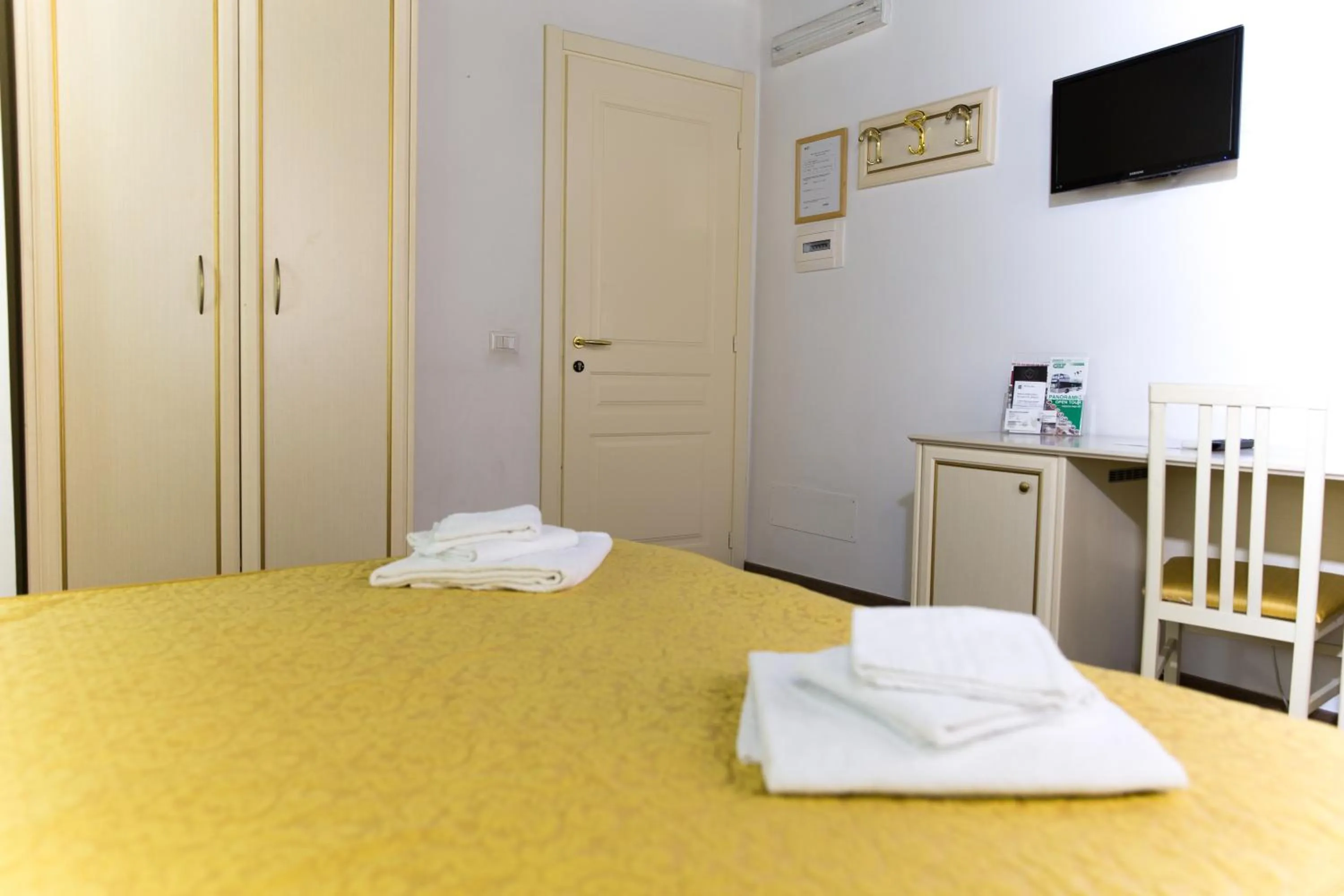 Decorative detail, Bed in Best Suites Pantheon