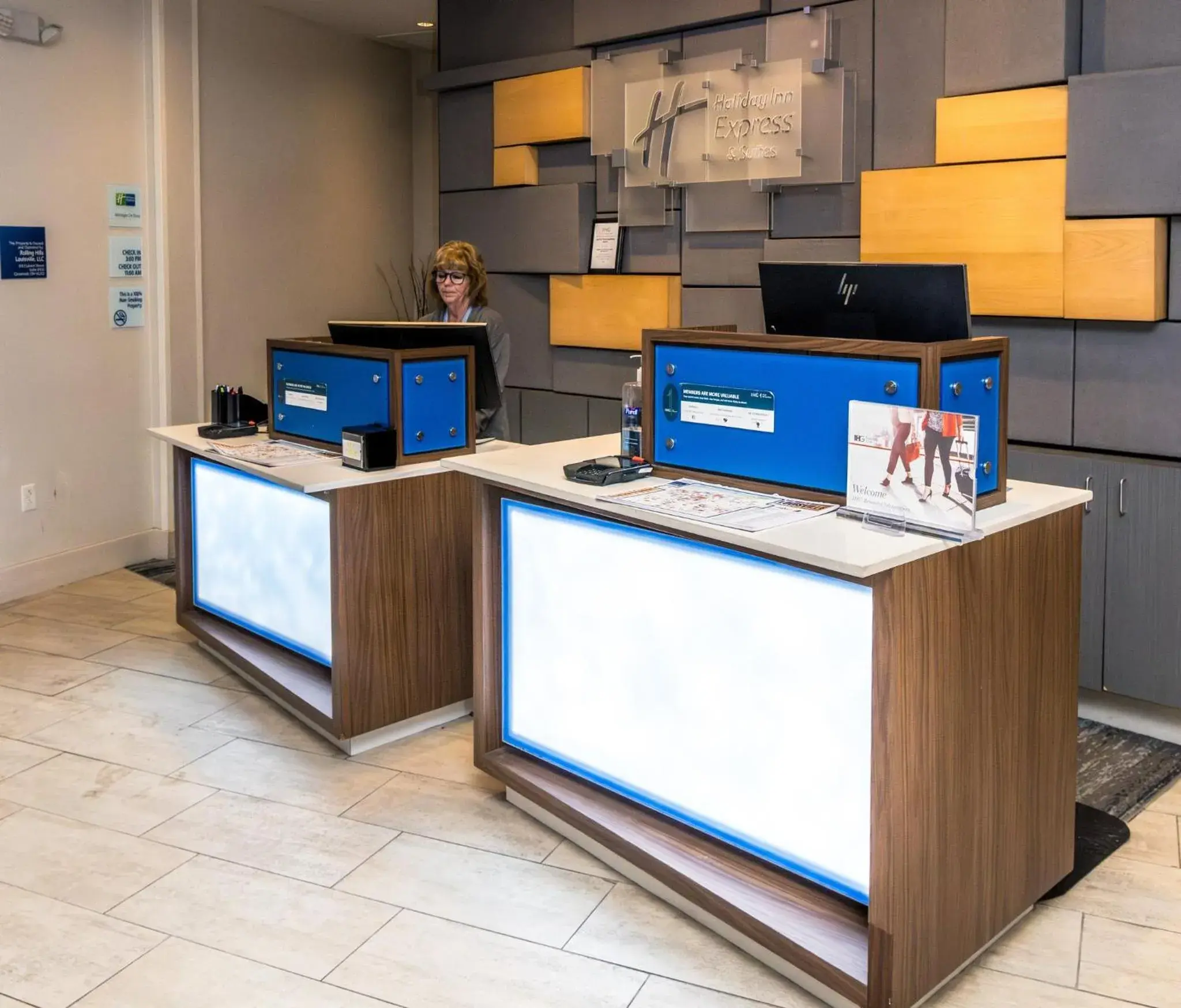 Property building in Holiday Inn Express & Suites Downtown Louisville by IHG Property building in Holiday Inn Express & Suites Downtown Louisville by IHG