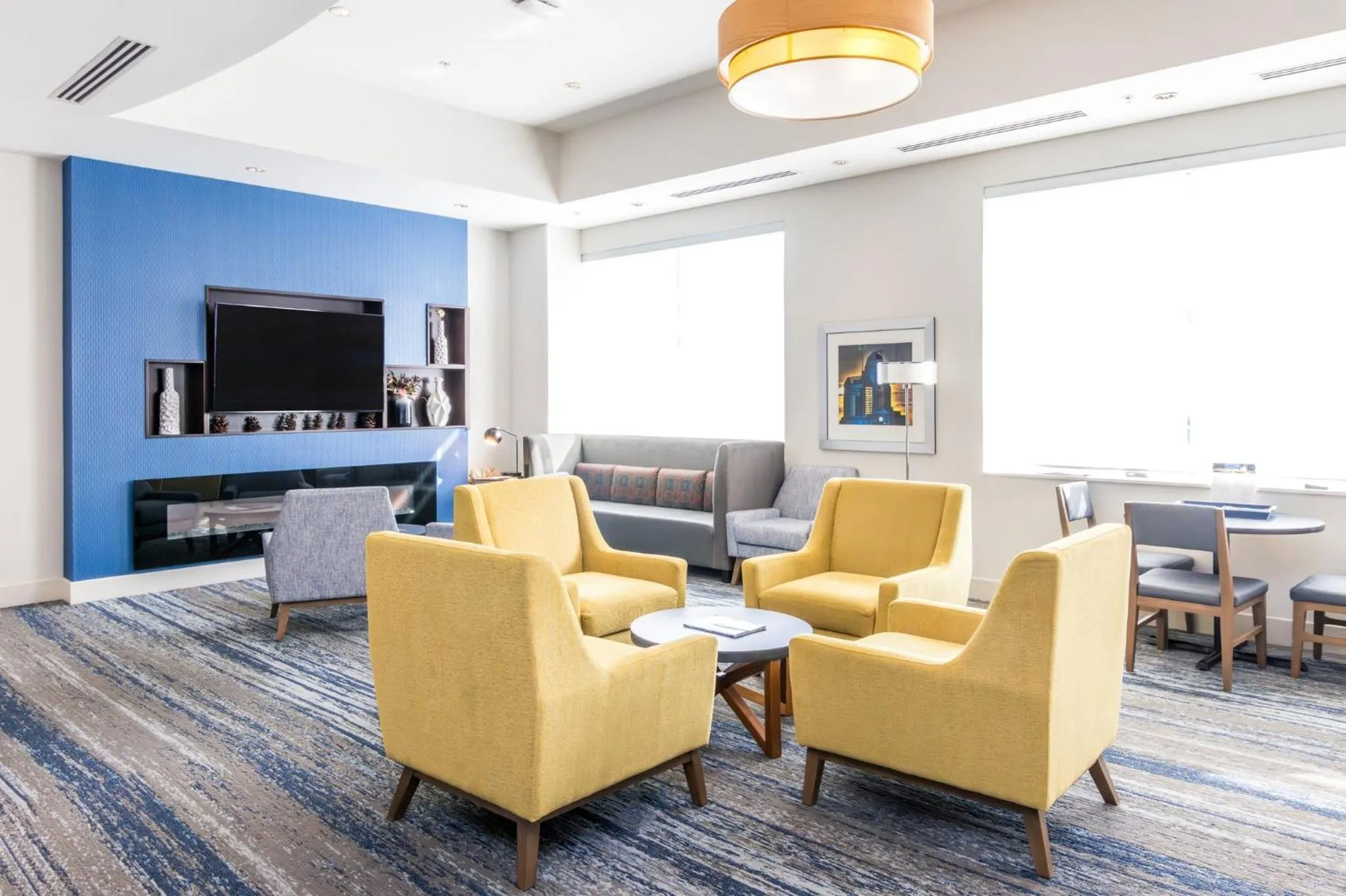 Property building in Holiday Inn Express & Suites Downtown Louisville by IHG