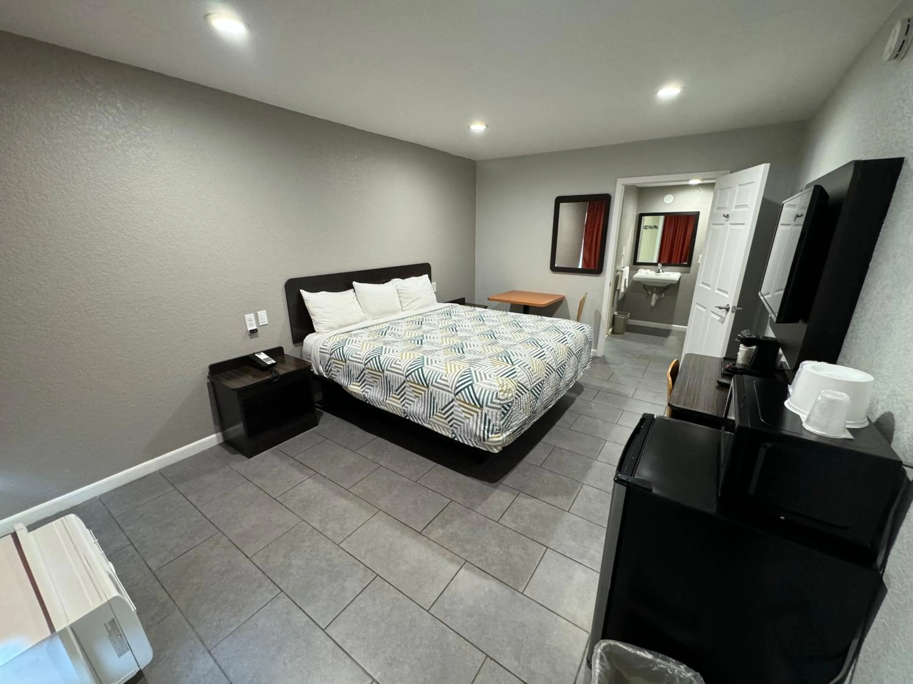 Family Room - Disability Access in Englewood Inn & Suites
