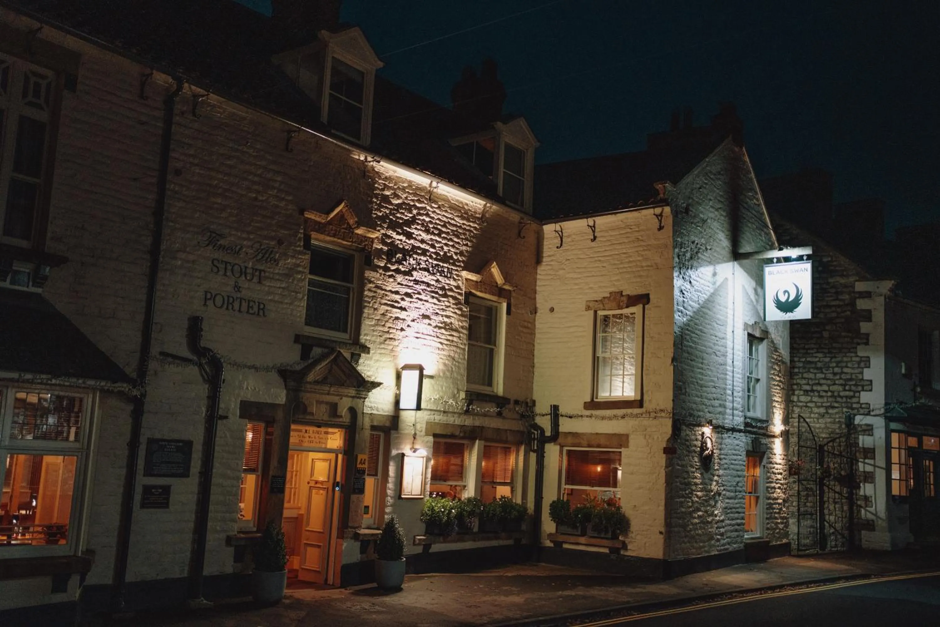 Property building in The Black Swan Inn