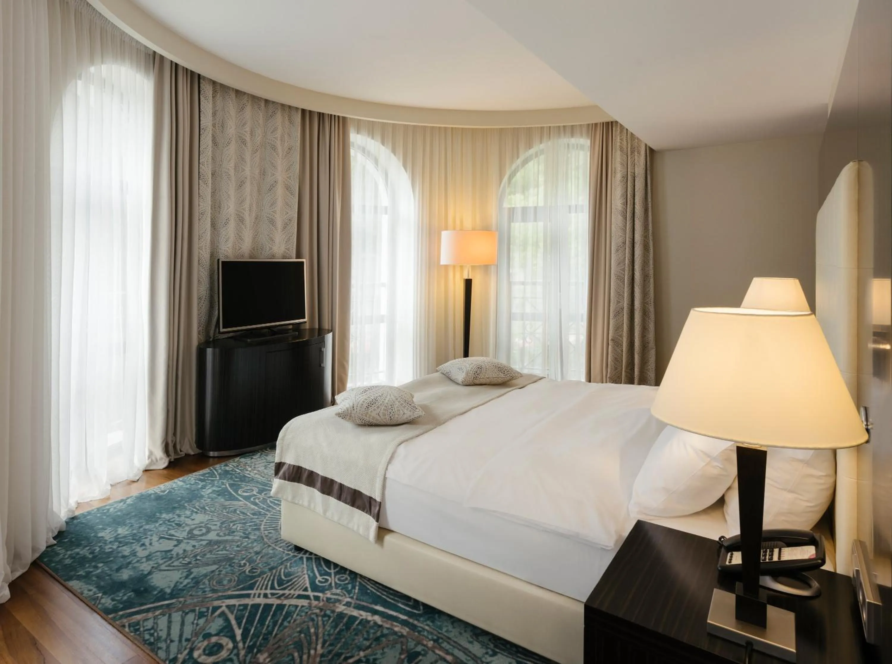 Photo of the whole room, Bed in Crowne Plaza - Borjomi by IHG