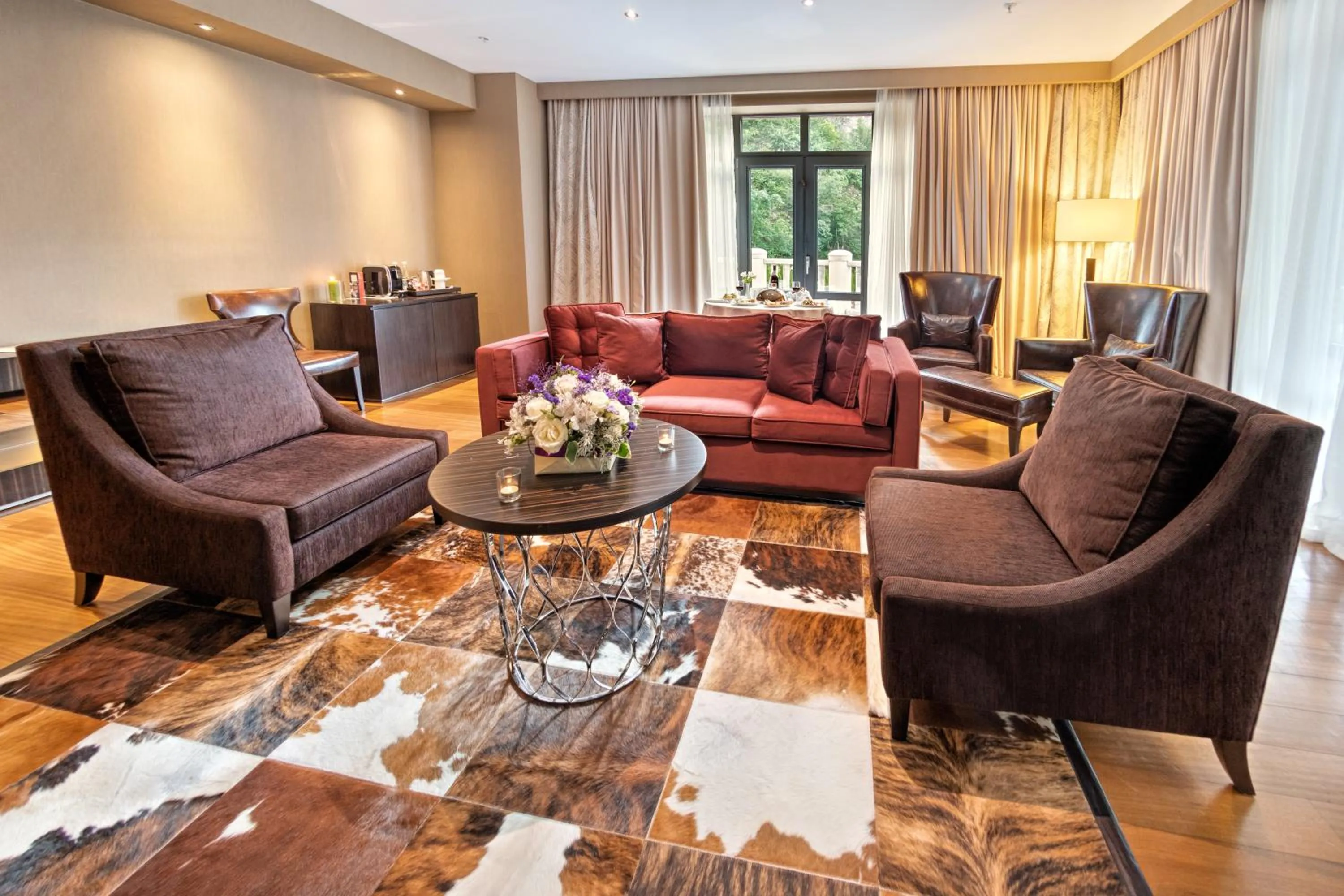 Living room in Crowne Plaza - Borjomi by IHG