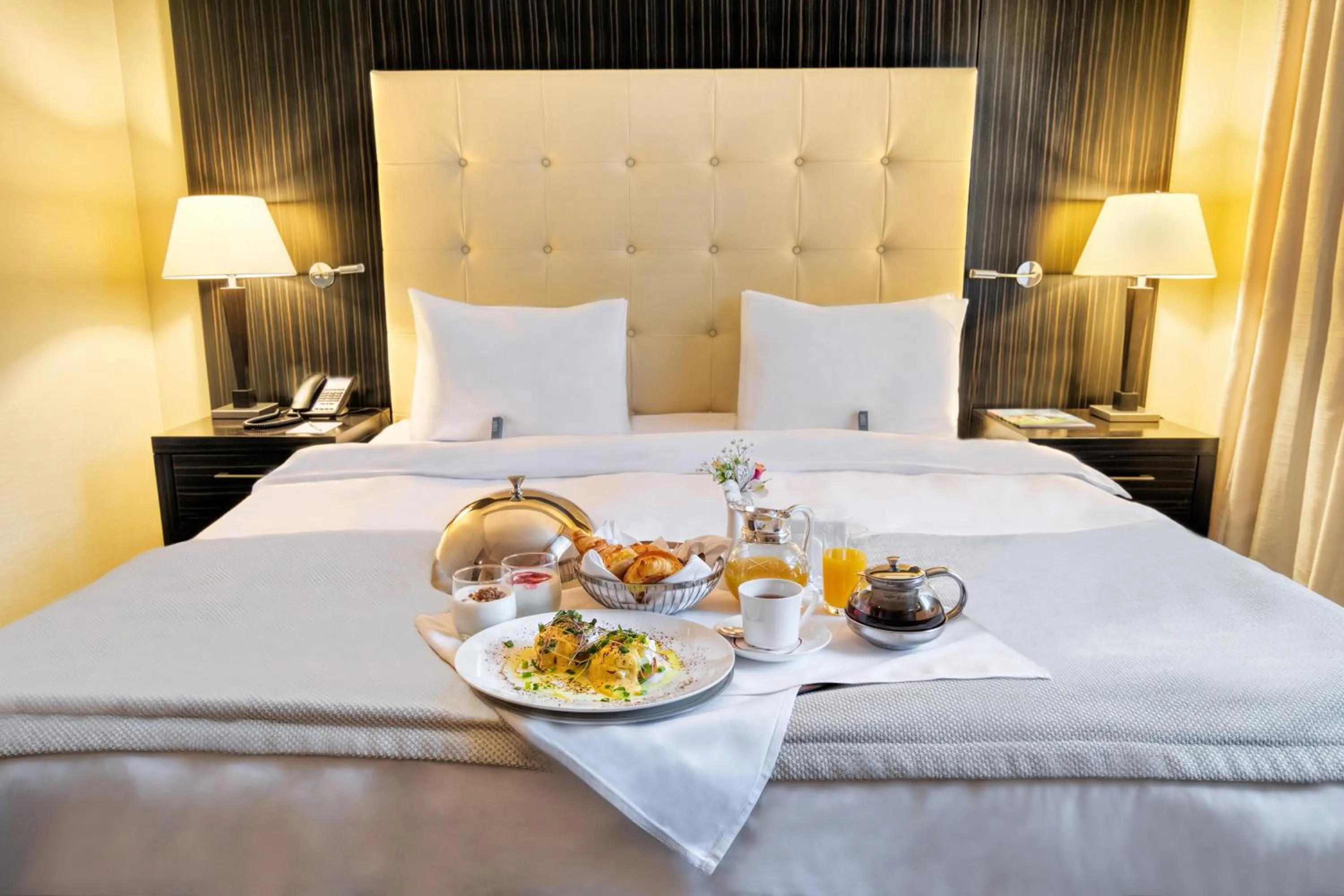 Bedroom, Bed in Crowne Plaza - Borjomi by IHG