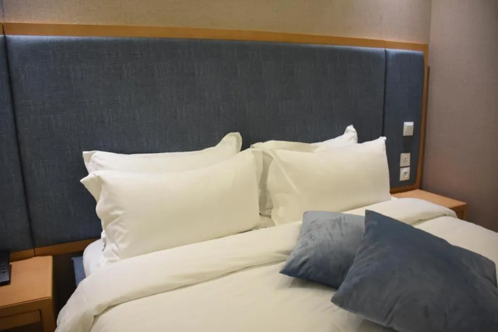 Bed in Hotel Royal Palace