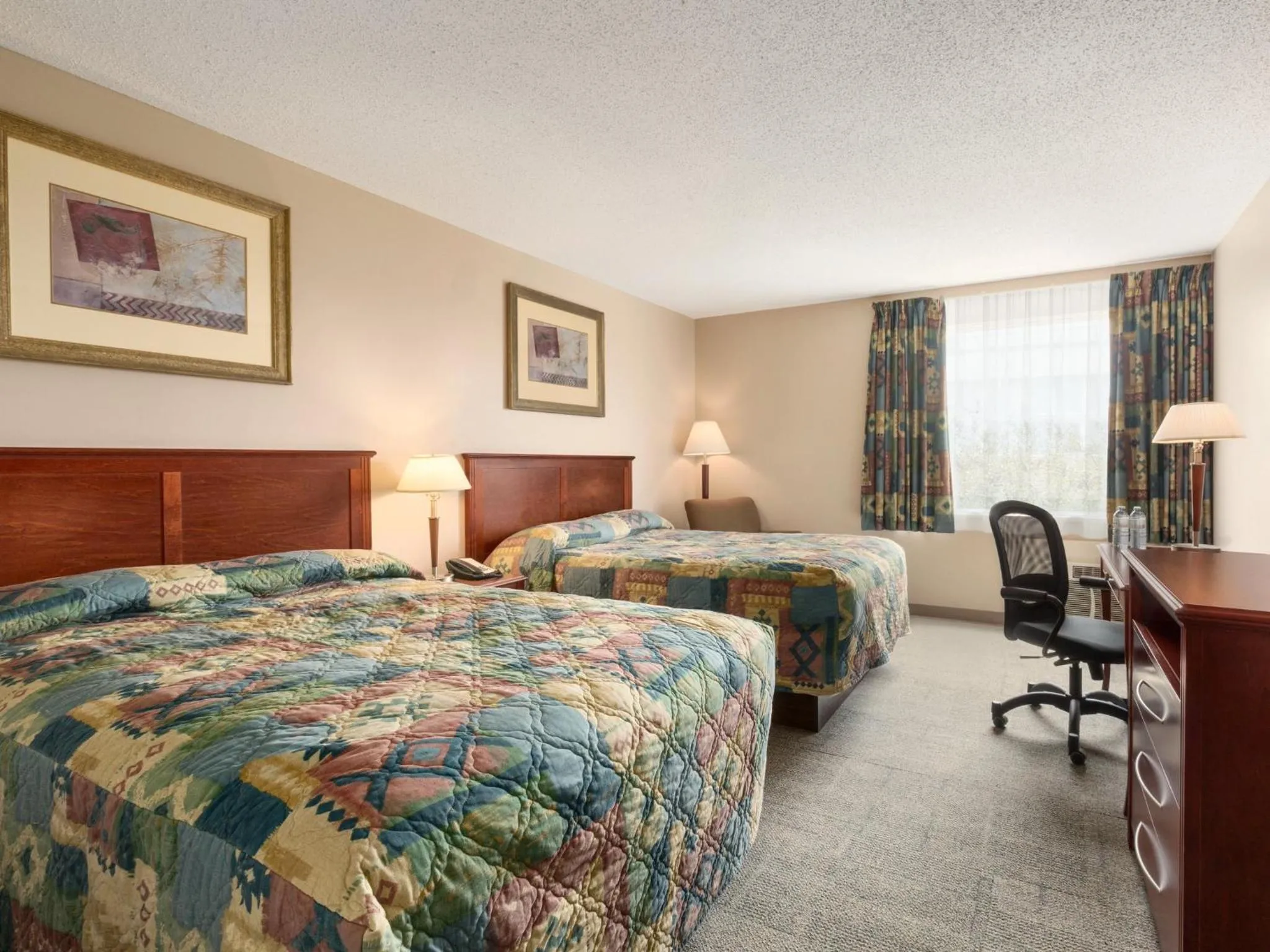 Photo of the whole room, Bed in Canada Grey Motor Inn