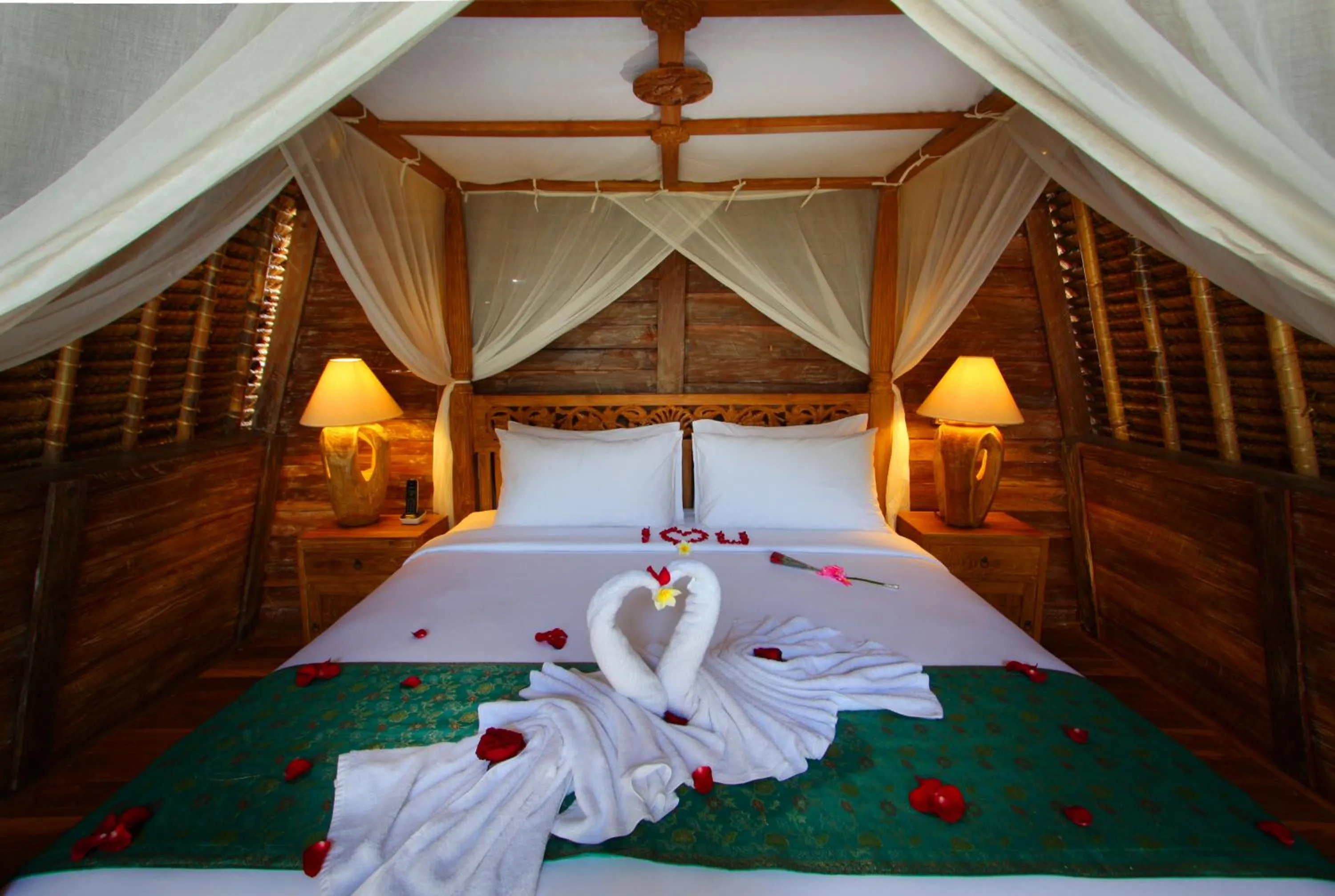 Bed in De Klumpu Bali Eco Tradi Stay