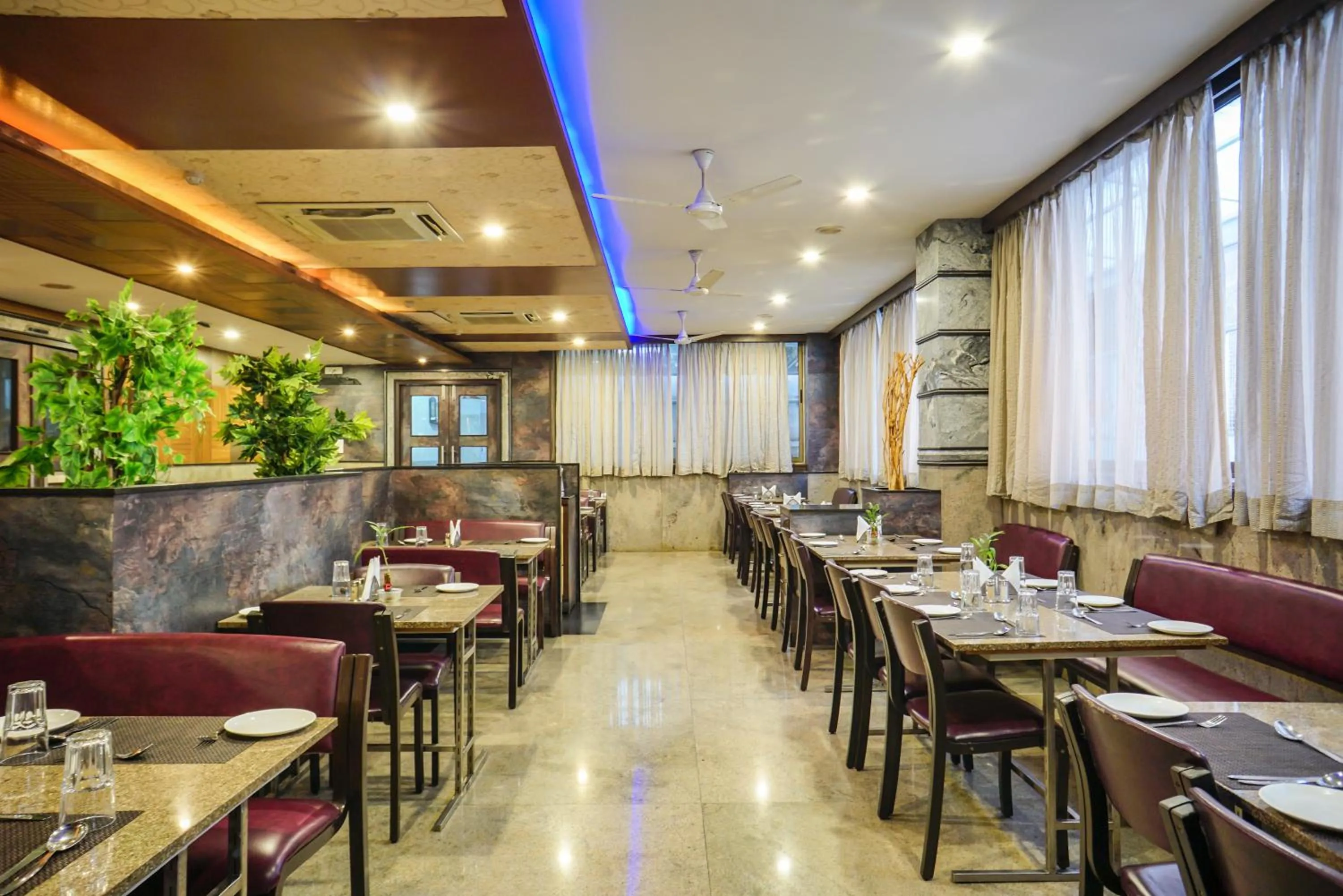 Restaurant/places to eat in MySpace Hotels Silverstar