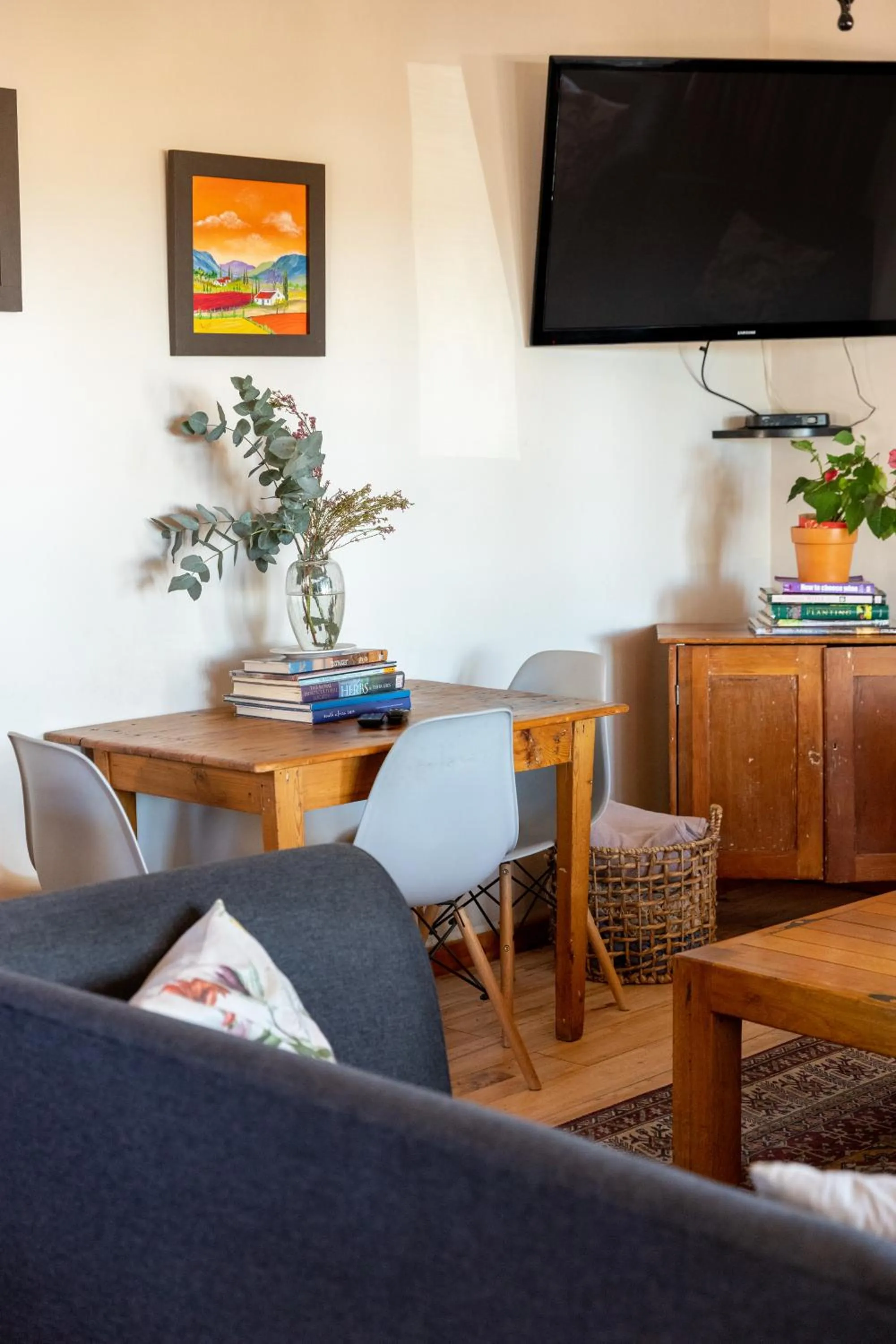 Communal lounge/ TV room in Lovane Boutique Wine Estate and Guesthouse