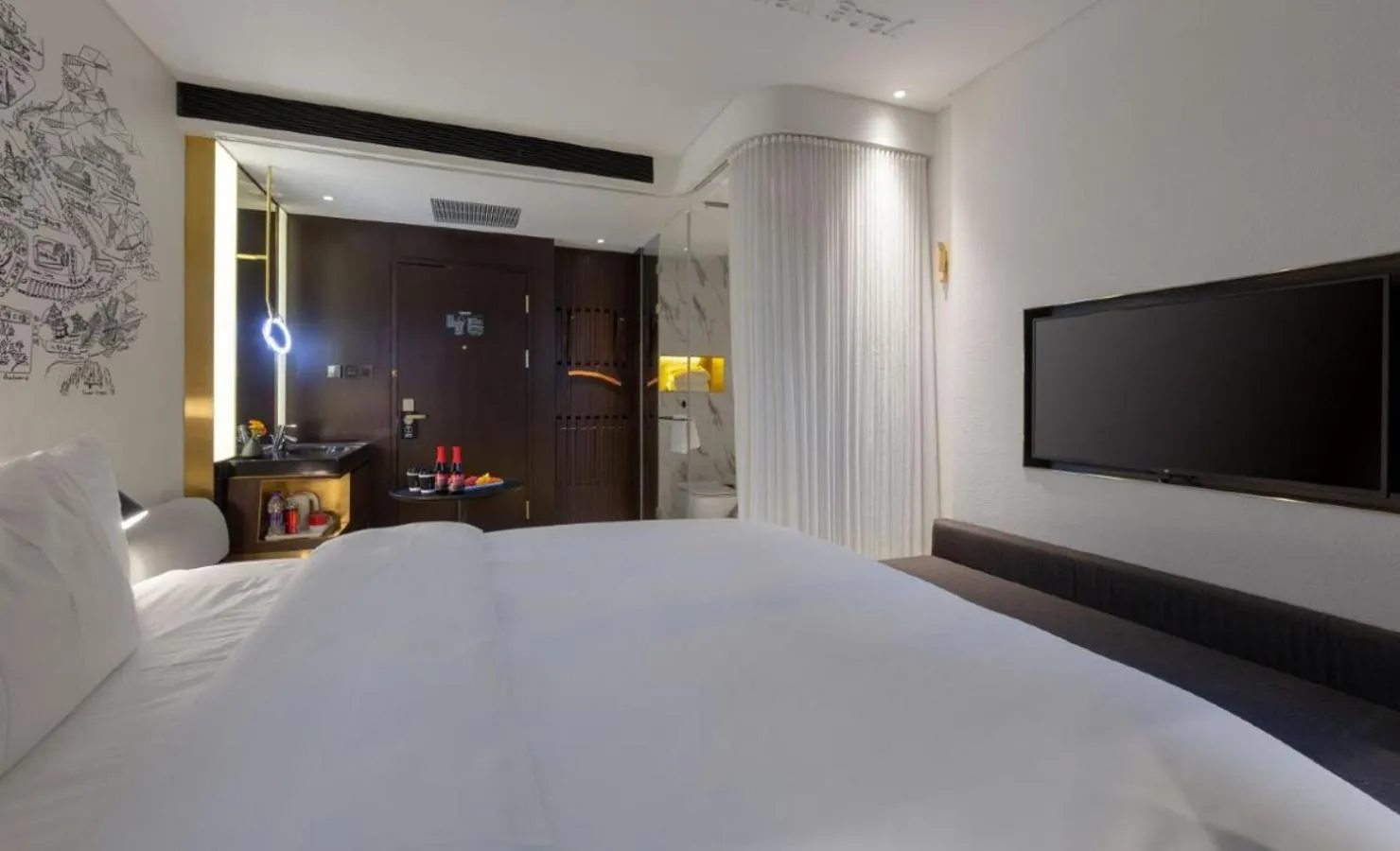 Photo of the whole room, Bed in CitiGO Hotel, South Gate of Xi'an Bell Tower