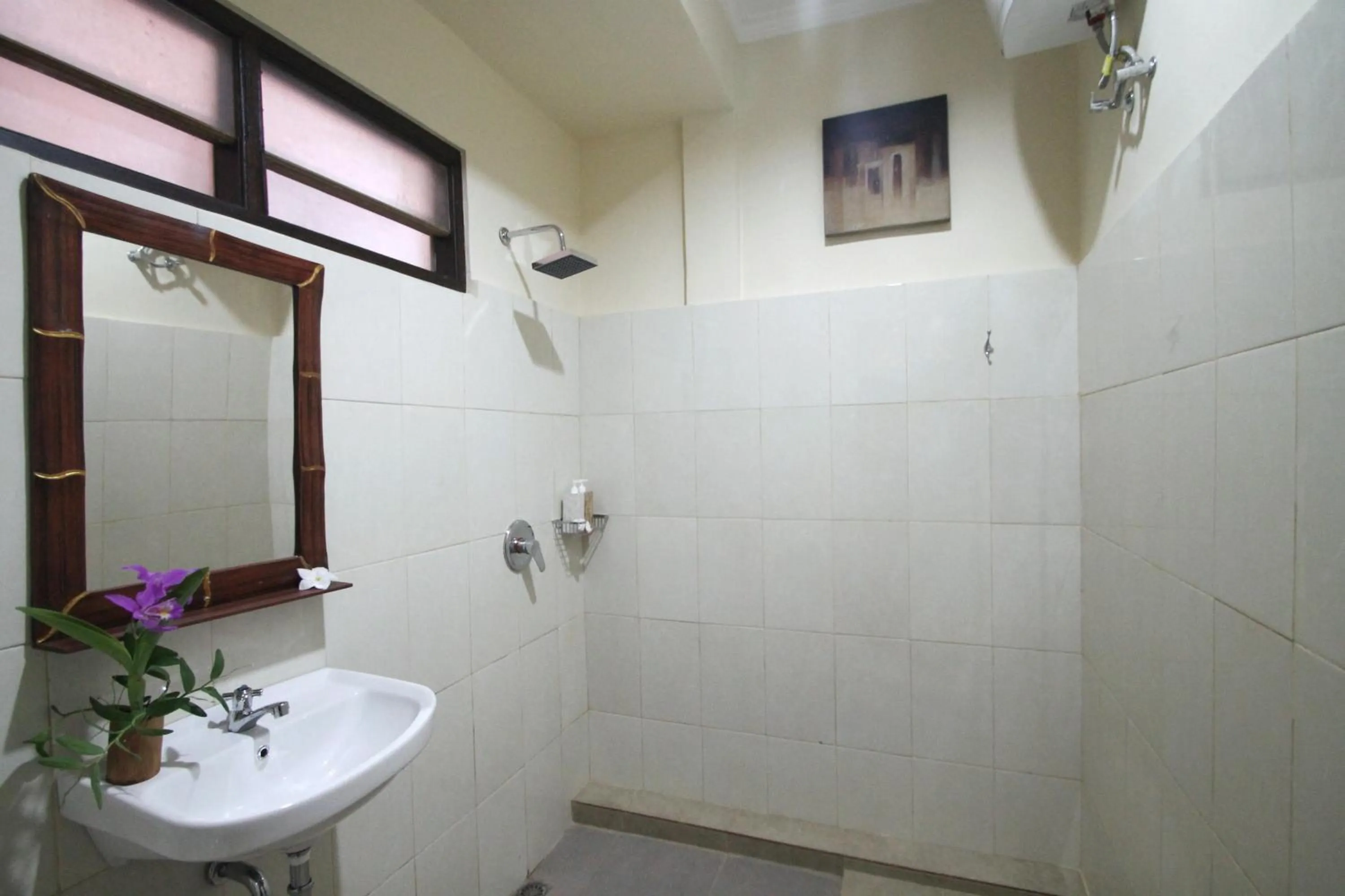 Bathroom in Pondok Muwa Guest House